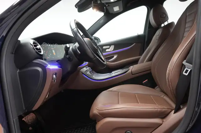 Mercedes-Benz E view 10