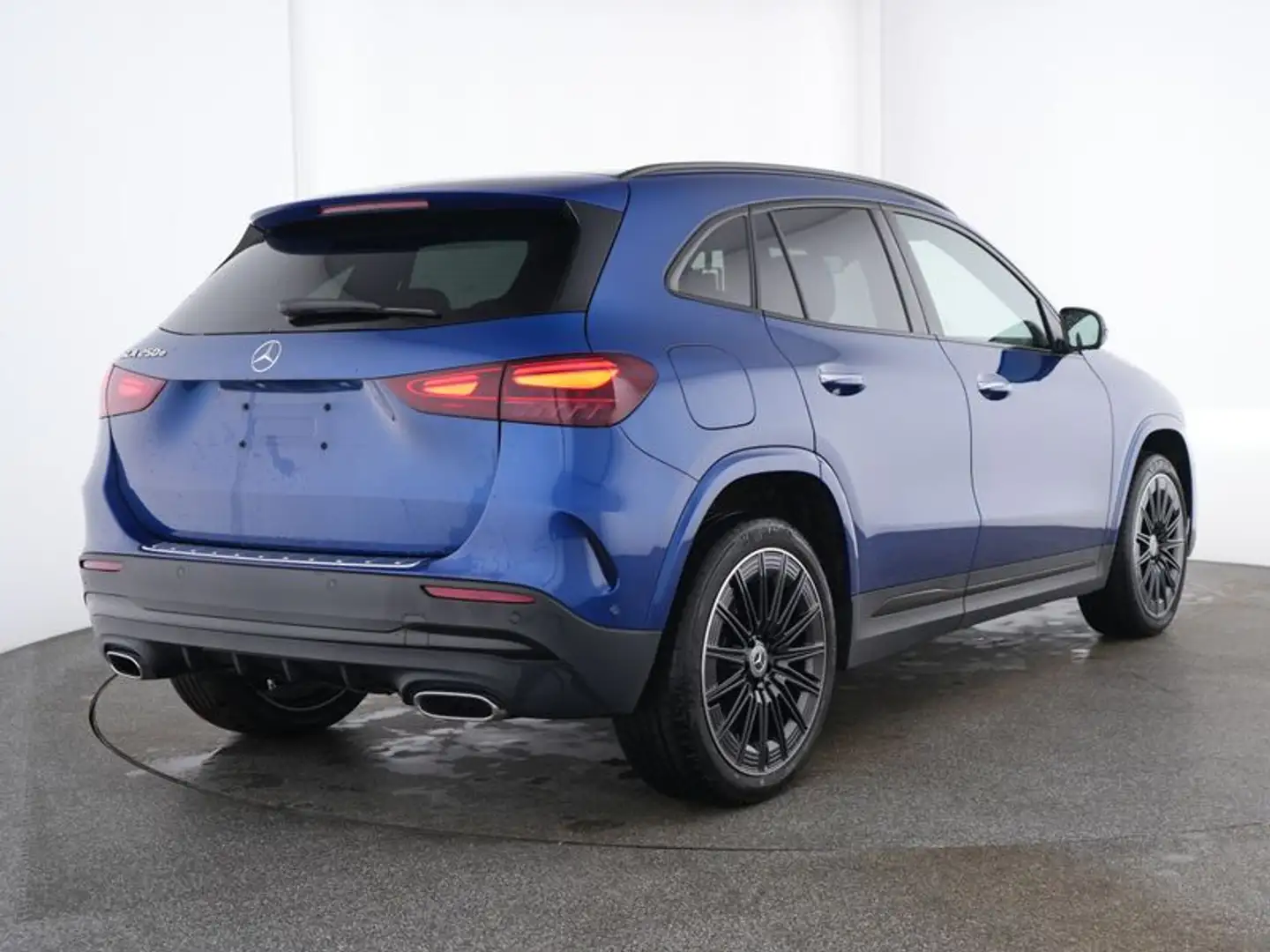 Mercedes-Benz GLA 250 e AMG Nightpakket Face Lift Plug-In Hybride | Pano Blauw - 2