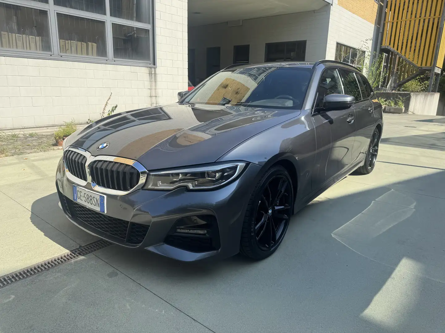 BMW 320 320d Touring mhev 48V Msport auto - 1