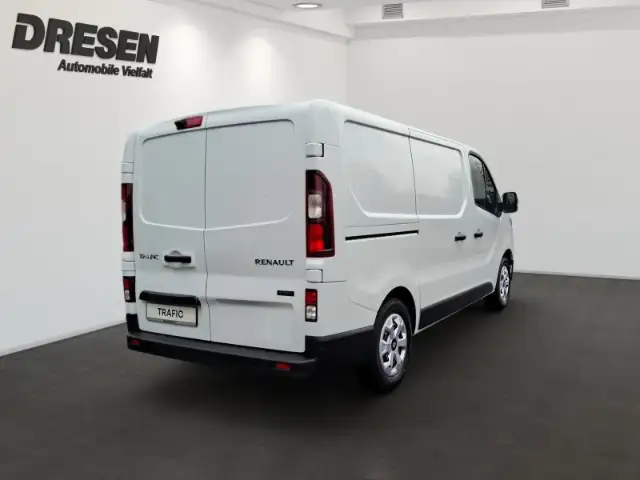 Renault Trafic view 3