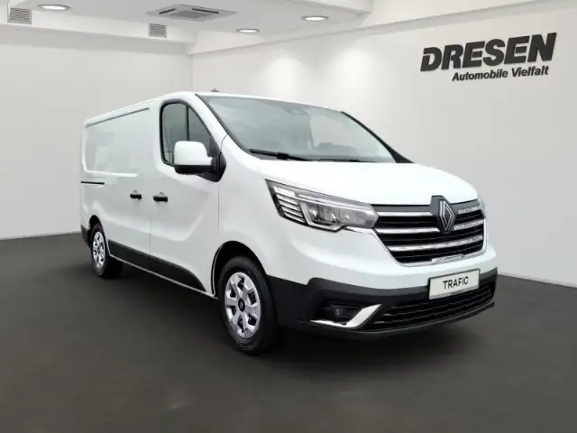 Renault Trafic view 2