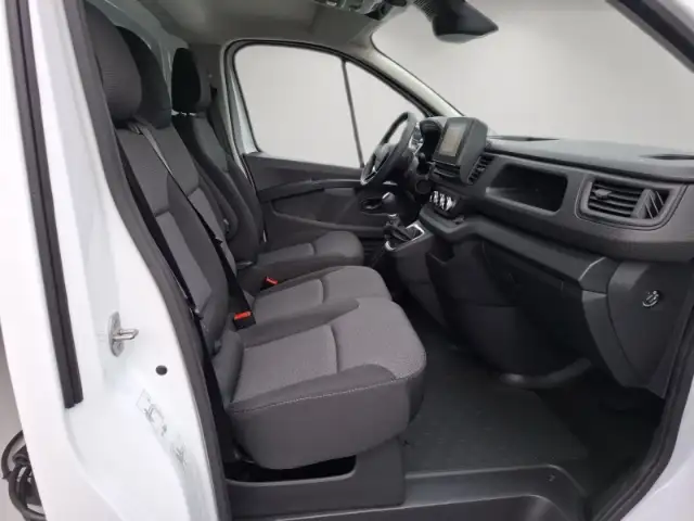 Renault Trafic view 13