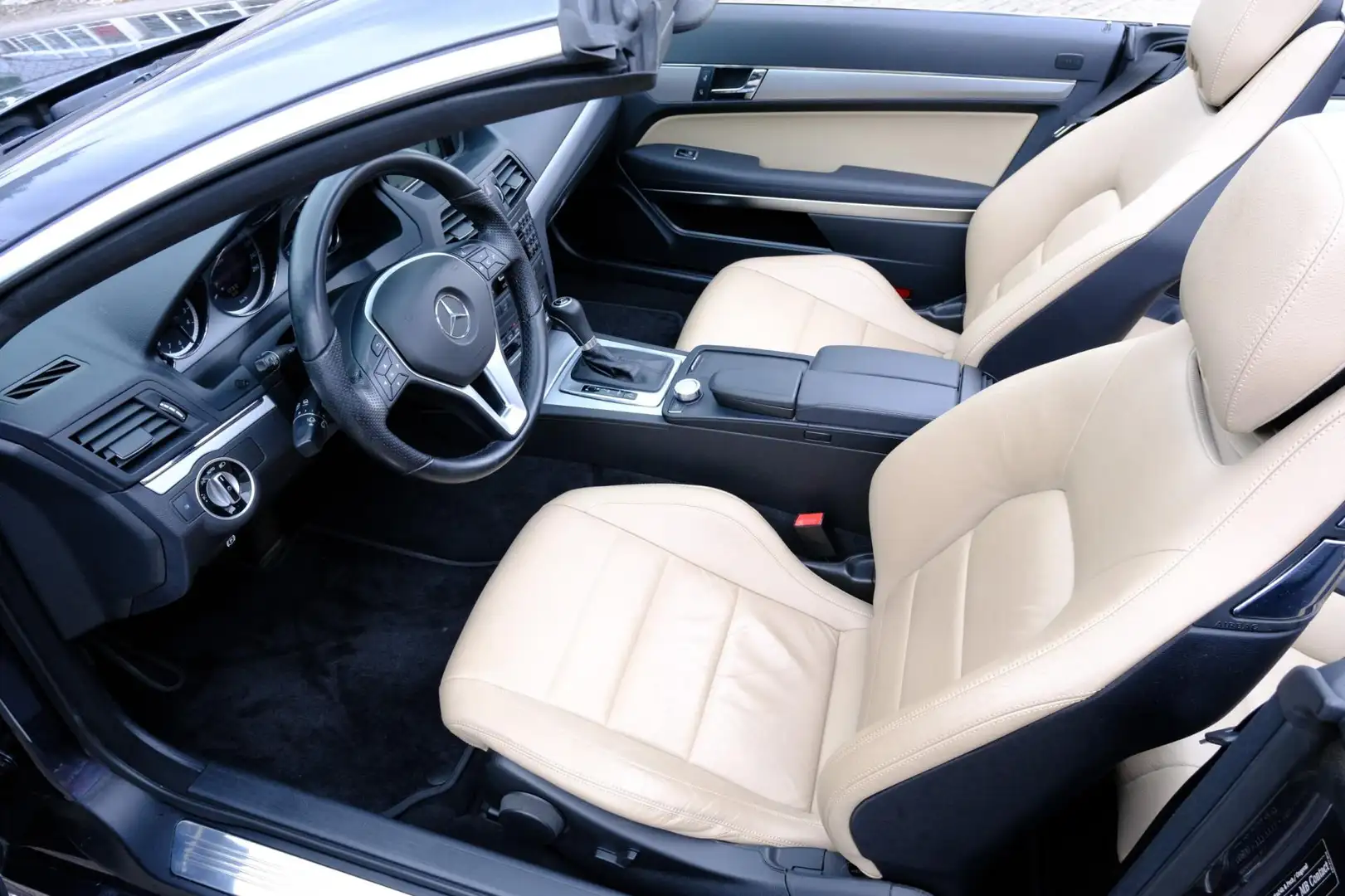 Mercedes-Benz E 200 Cabrio CGI 184pk Avantgarde Aut. Leder|Airscarf|Xe Šedá - 2