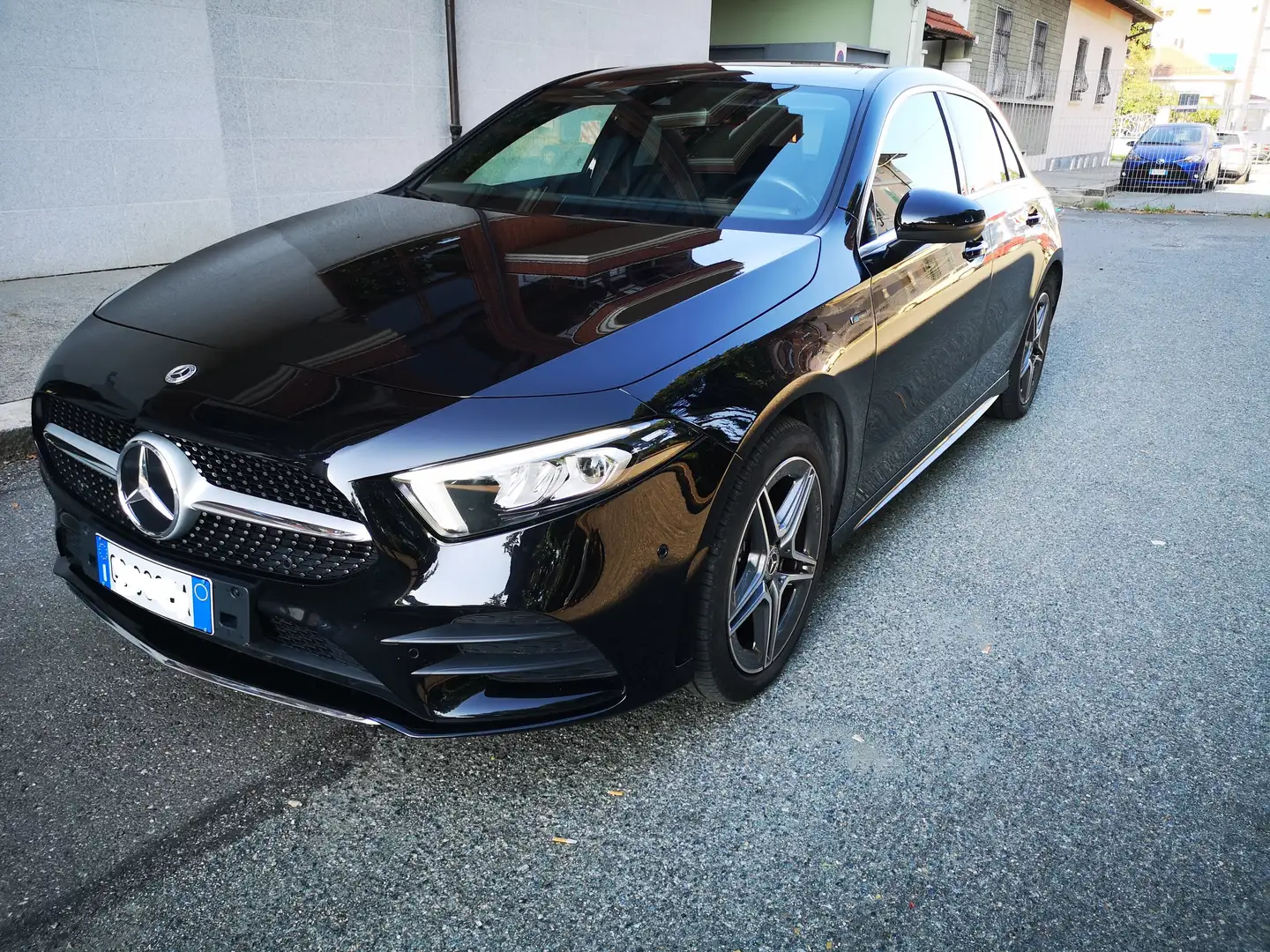 Mercedes-Benz A 250 A 250 e phev (eq-power) Premium auto Nero - 1