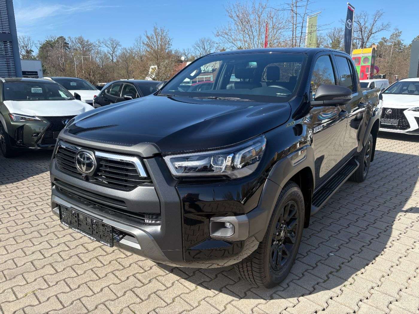 Second hand Toyota Hilux 2.8