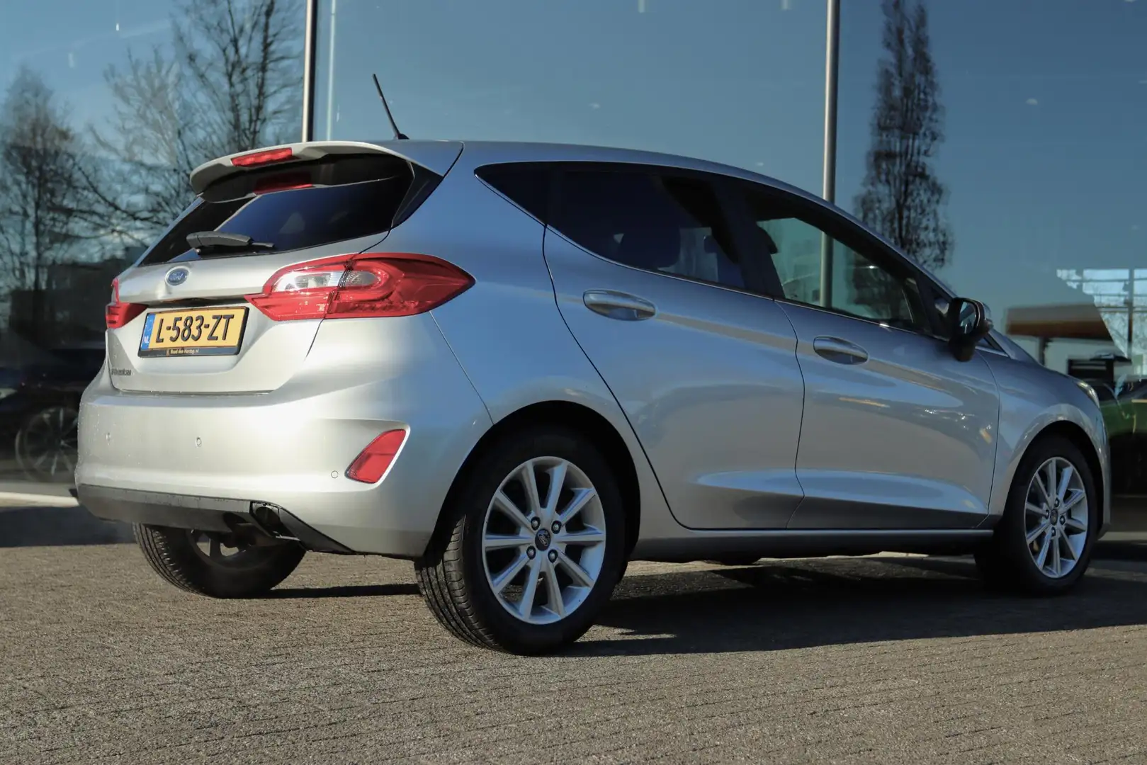 Ford Fiesta 1.0 ECOBOOST TITANIUM | CRUISE | CLIMATE | CARPLAY Gris - 2
