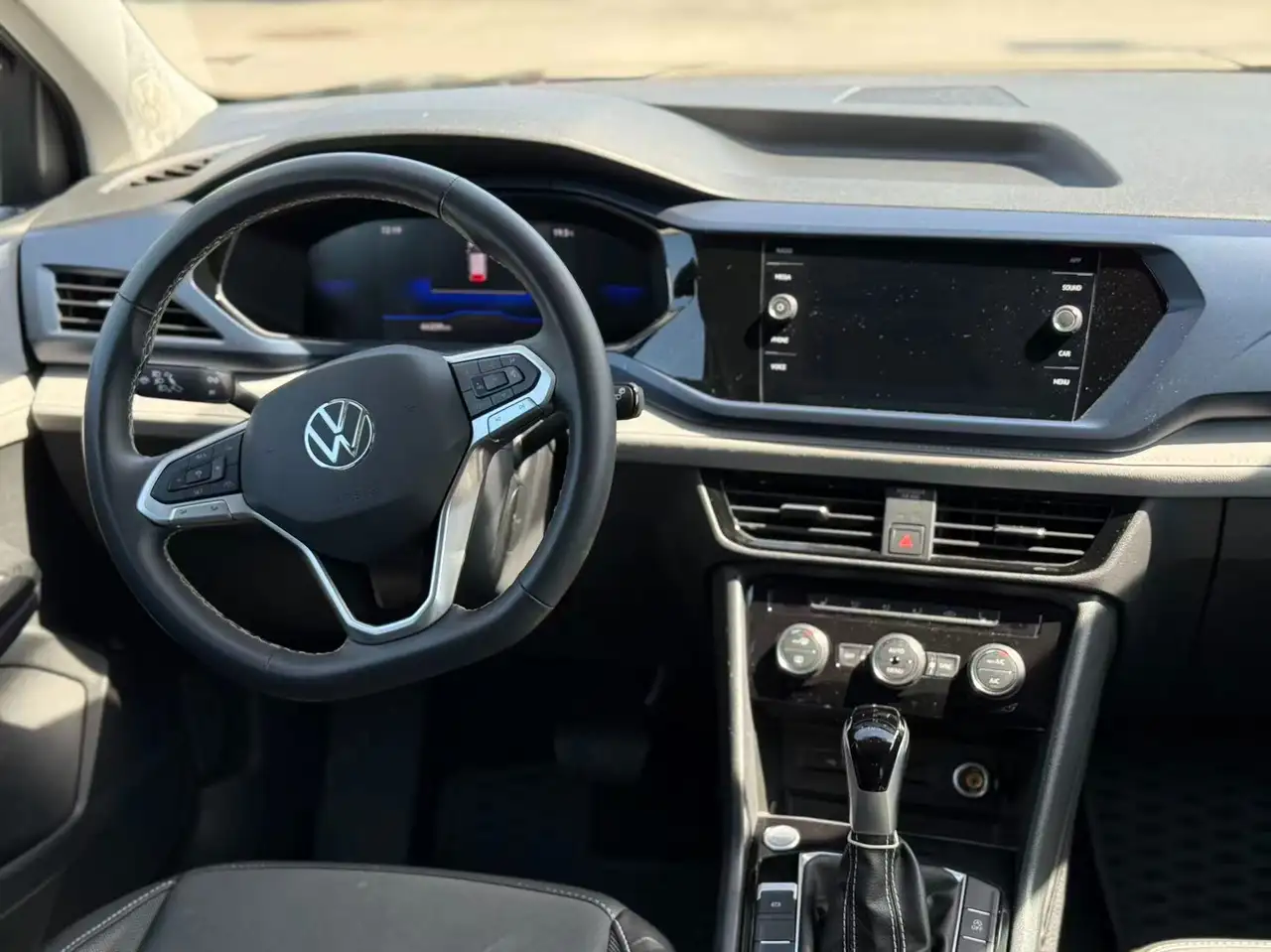 Volkswagen Taos снимка Volkswagen Taos