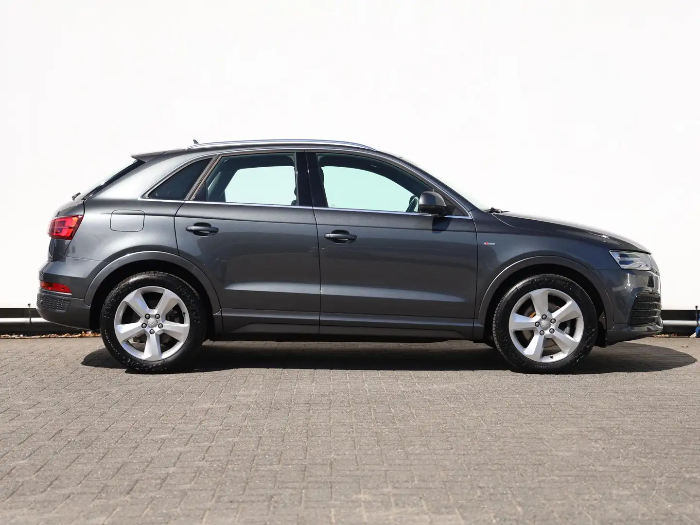 Audi Q3 1.4 TFSI CoD Sport Pro Line S | ECC | Elektrische Grijs - 2