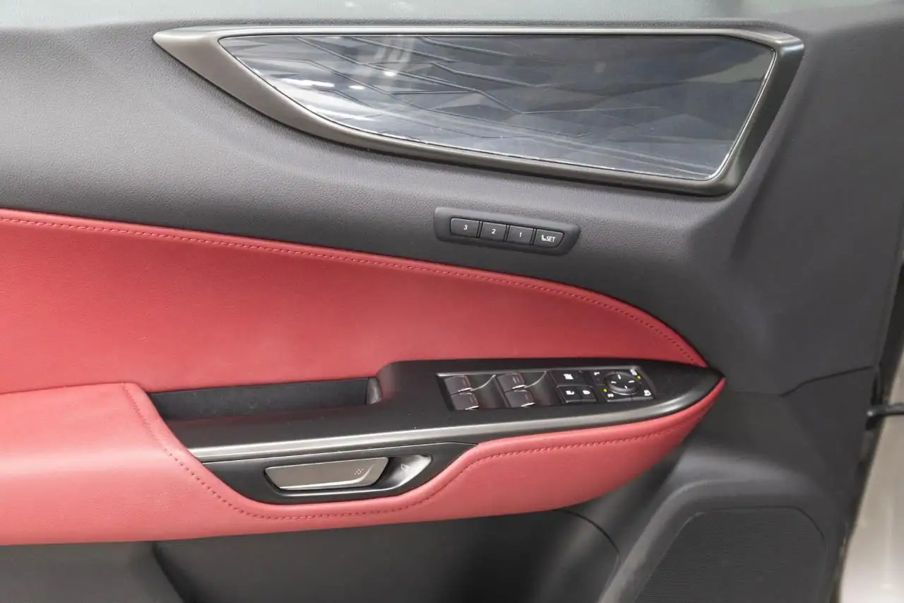 Lexus NX fotografie Lexus NX