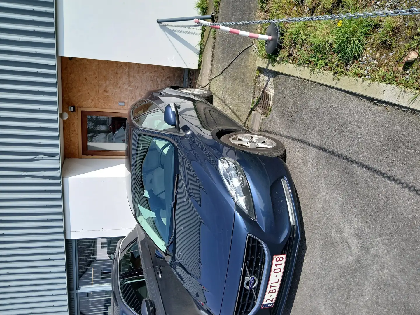 Volvo V40 D2 Blauw - 1