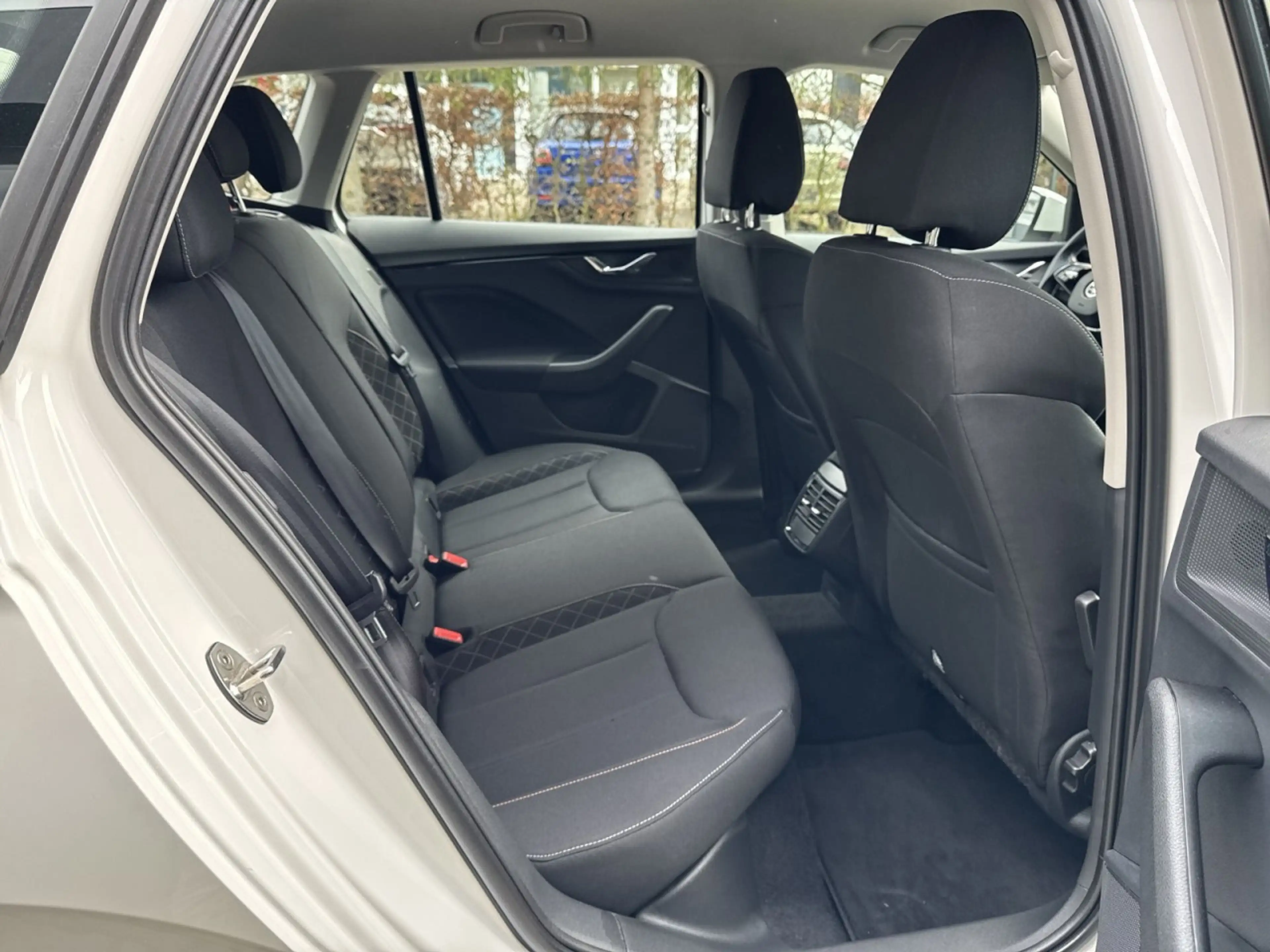 Skoda Kamiq Ambition 1.0T 81kW*Navi*Kamera*Klimaautoma Klima — photo 12