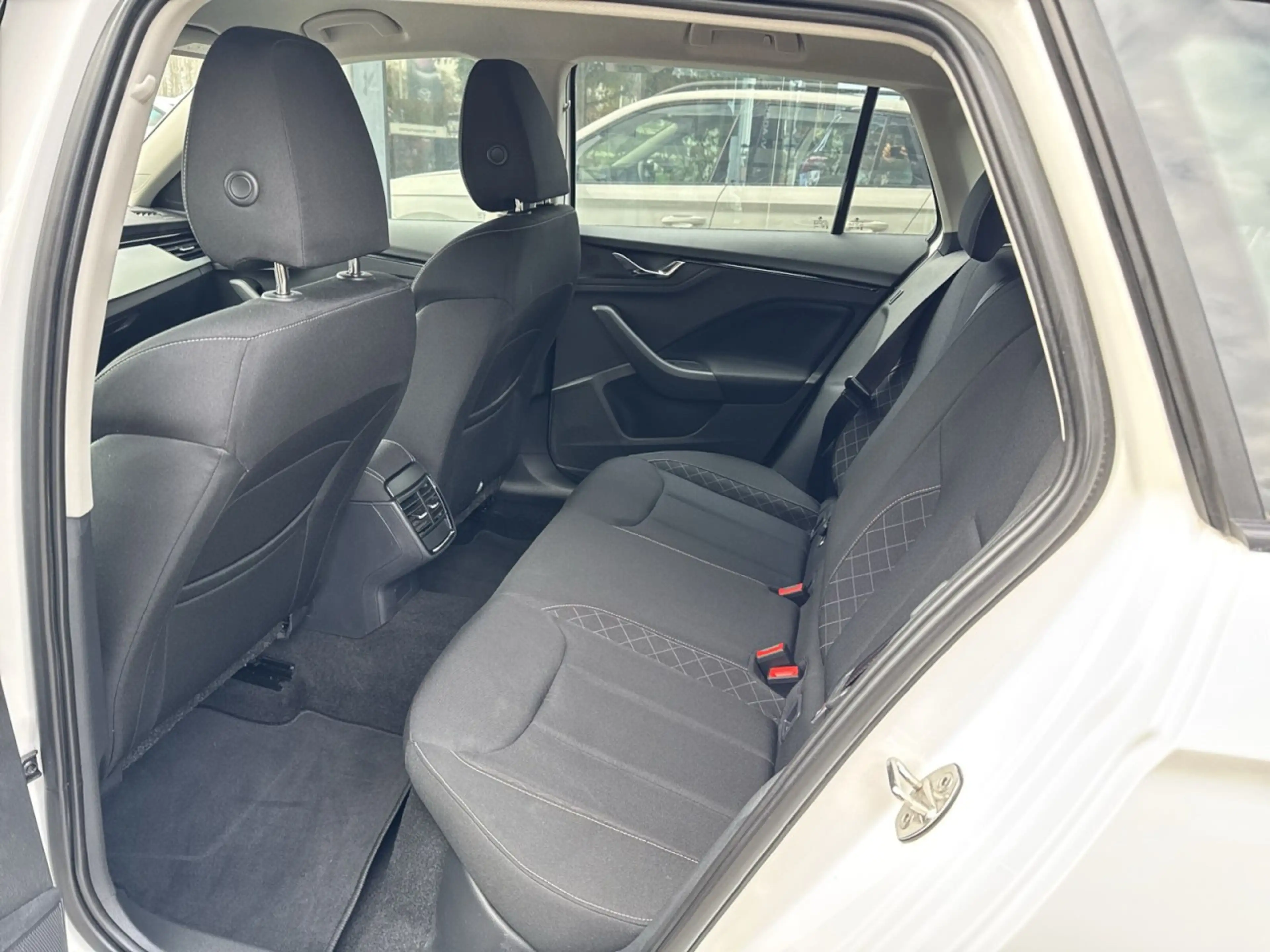 Skoda Kamiq Ambition 1.0T 81kW*Navi*Kamera*Klimaautoma Klima — photo 10