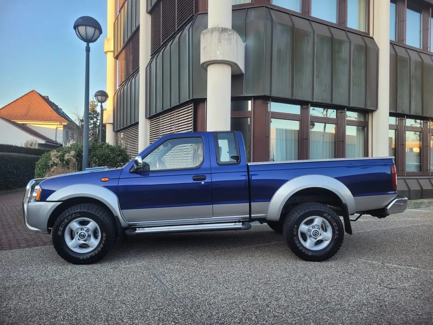 Nissan Pick Up Pick Up 4WD King Cab Navara Luftfederung-AHK-1HD Blau - 1