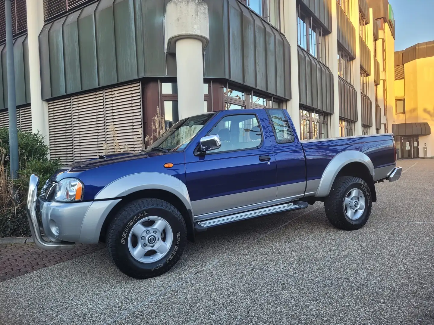 Nissan Pick Up Pick Up 4WD King Cab Navara Luftfederung-AHK-1HD Blau - 2