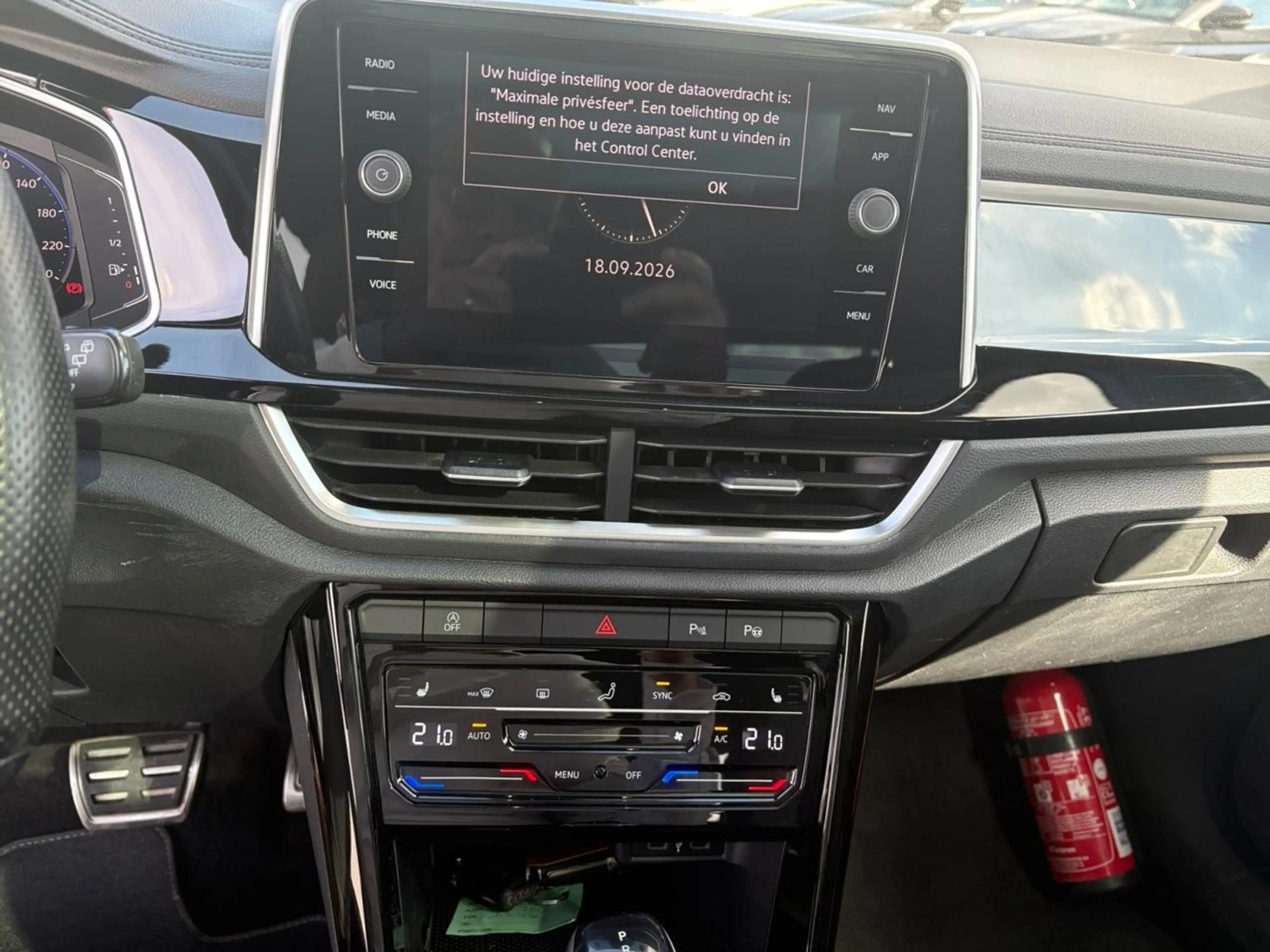 Volkswagen T-Roc 1.5 TSI R-Line Business DSG — photo 11