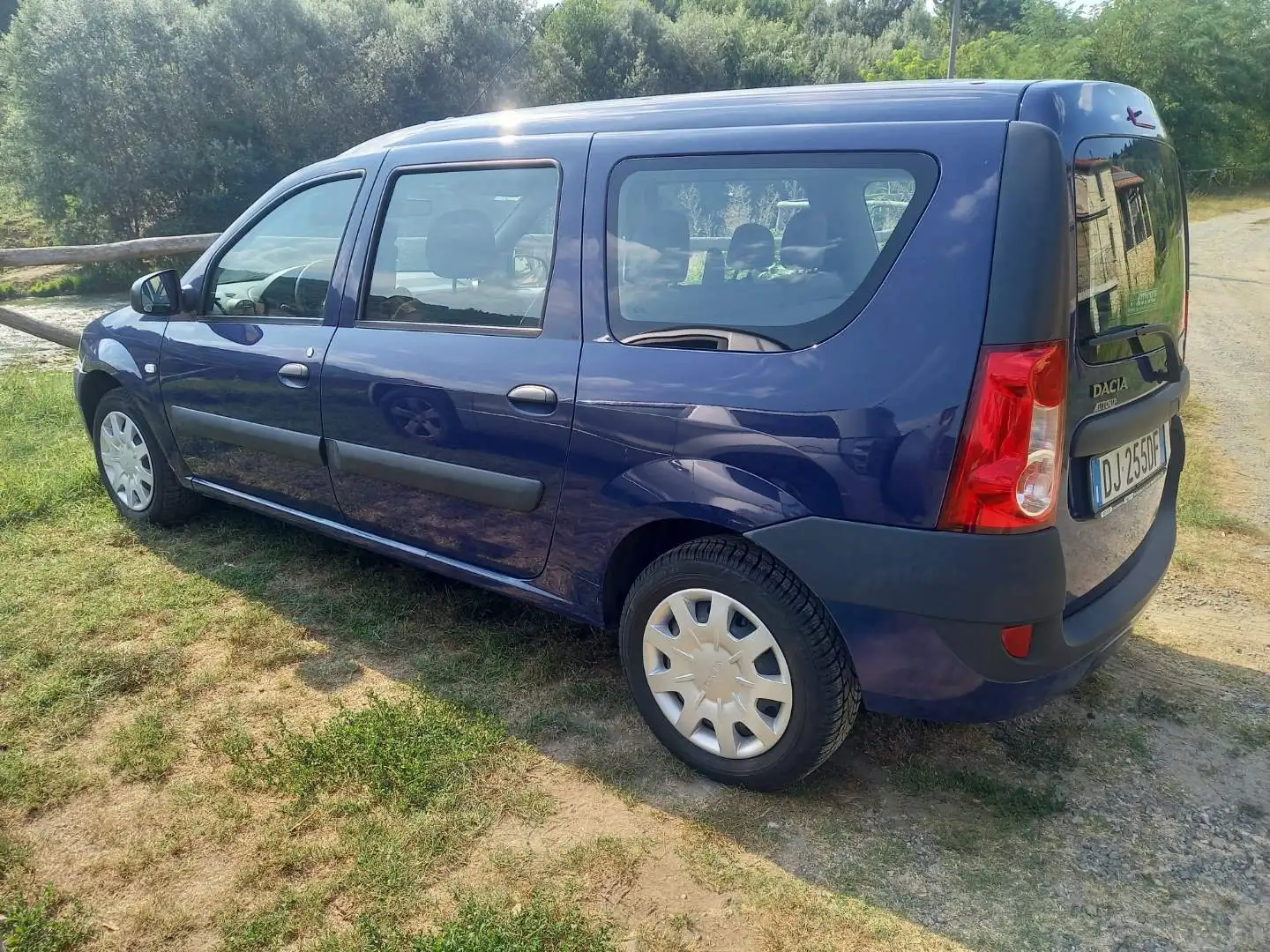 Dacia Logan Blu/Azzurro - 1