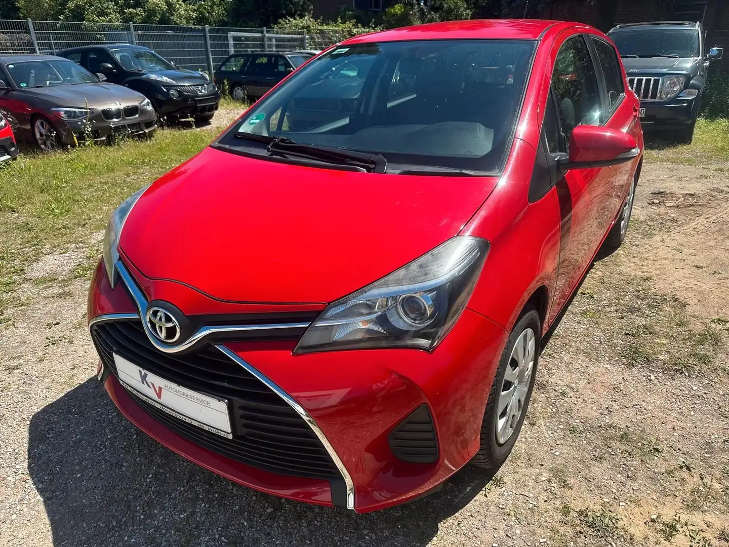 Toyota Yaris Comfort Rouge - 1