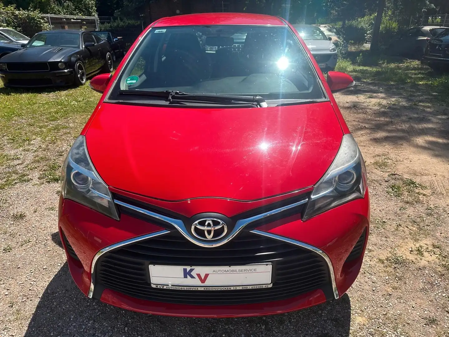Toyota Yaris Comfort Rouge - 2