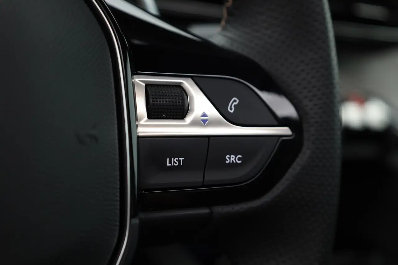 Peugeot 3008 1.6 Hybrid 225 GT Rijklaar! Pano Adapt. Crui, миниатюра 18