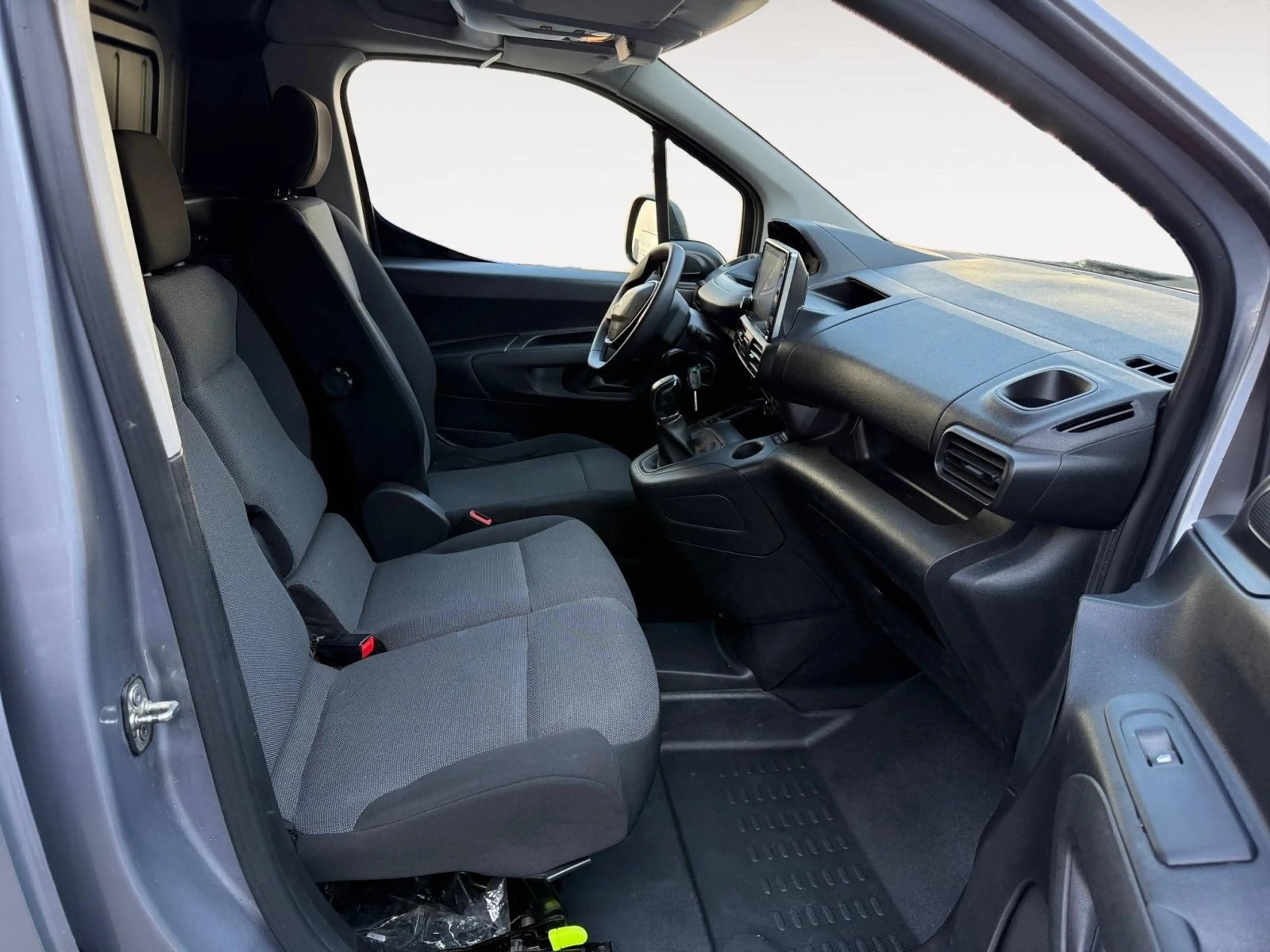 Peugeot Partner 3 places - 12 mois de garantie — photo 10