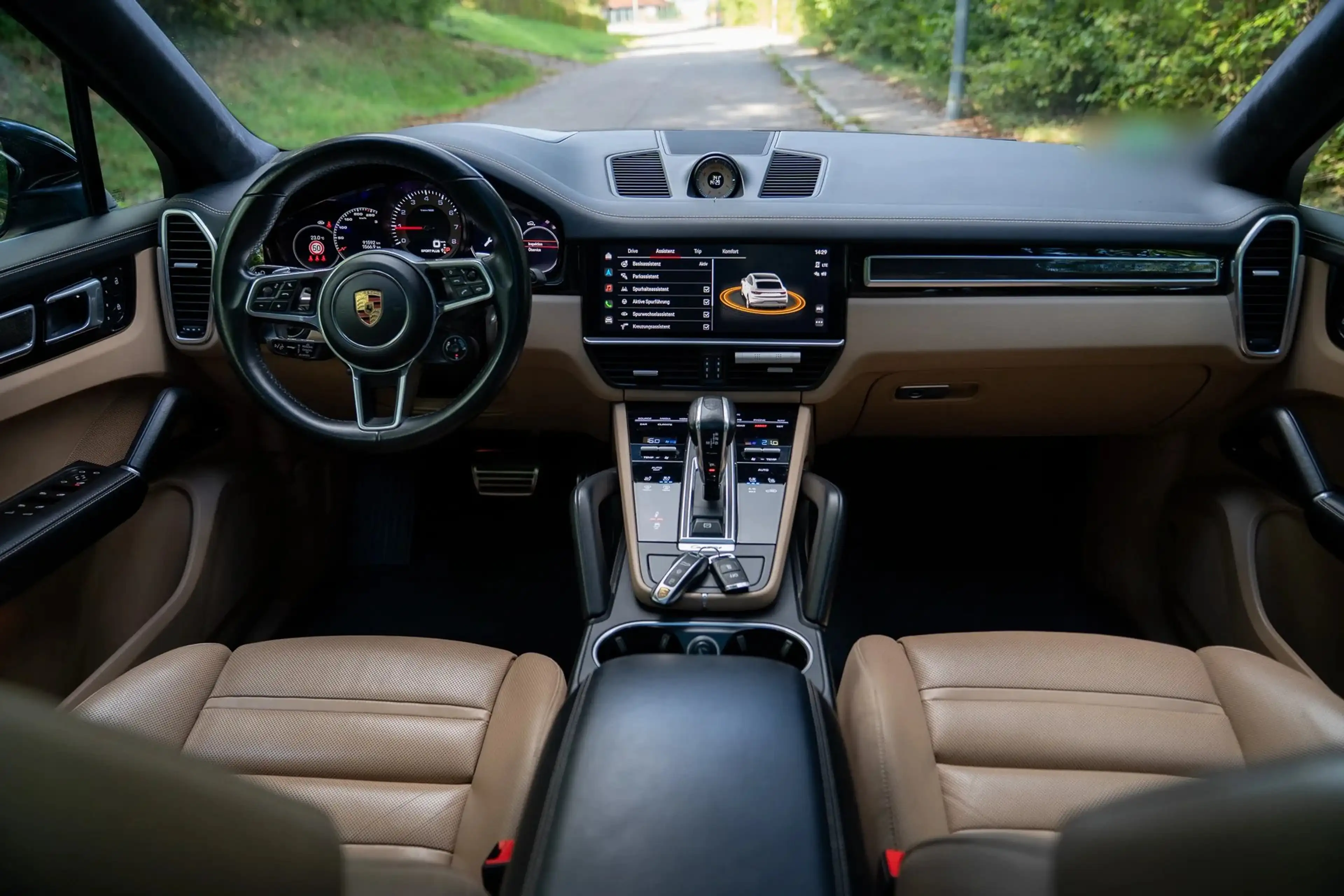 Porsche Cayenne S Coupé Platinum Edition · 440 PS · Luftfederung · Hinterachslenkung · Head-Up · 22 Zoll — photo 16