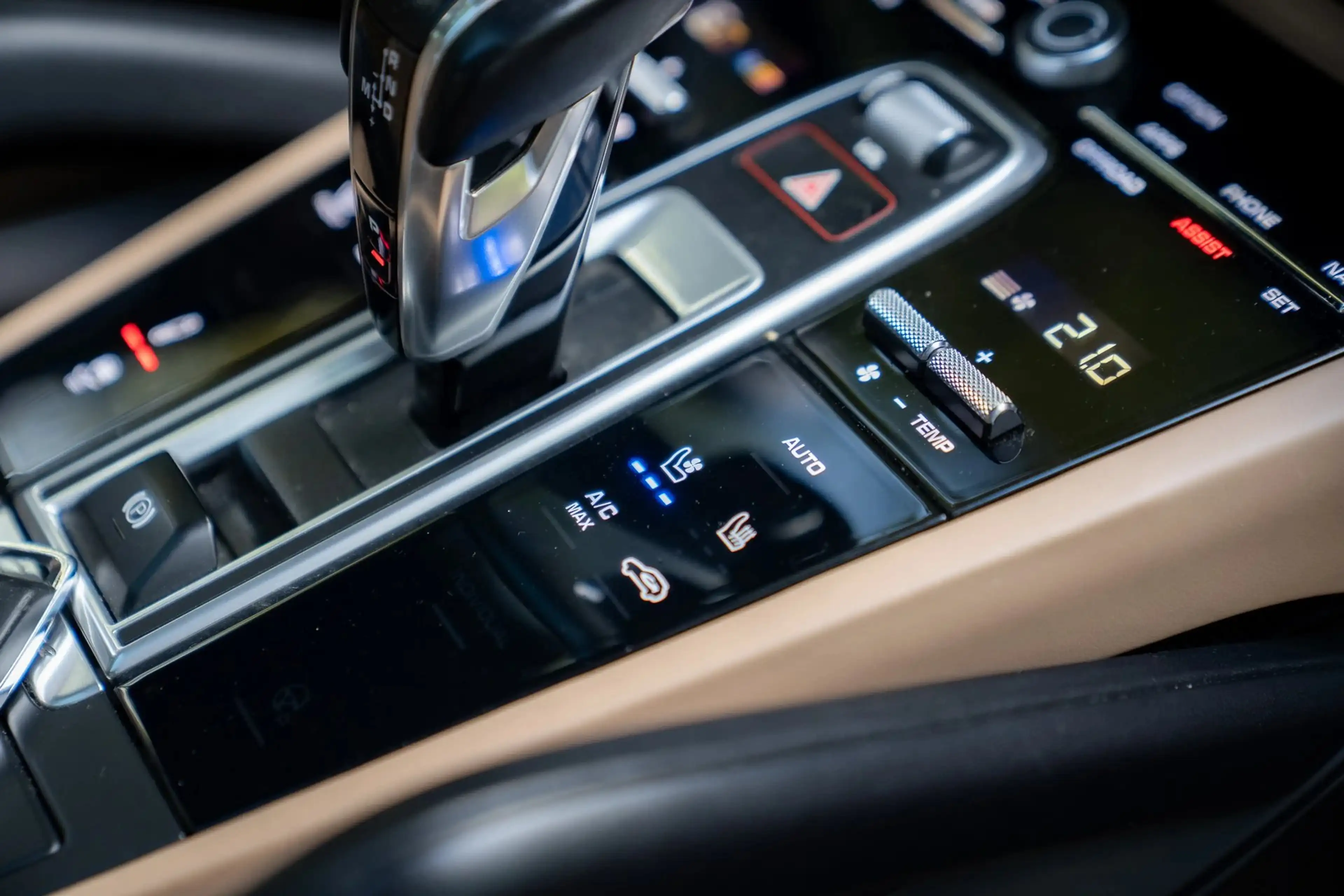 Porsche Cayenne S Coupé Platinum Edition · 440 PS · Luftfederung · Hinterachslenkung · Head-Up · 22 Zoll — photo 29
