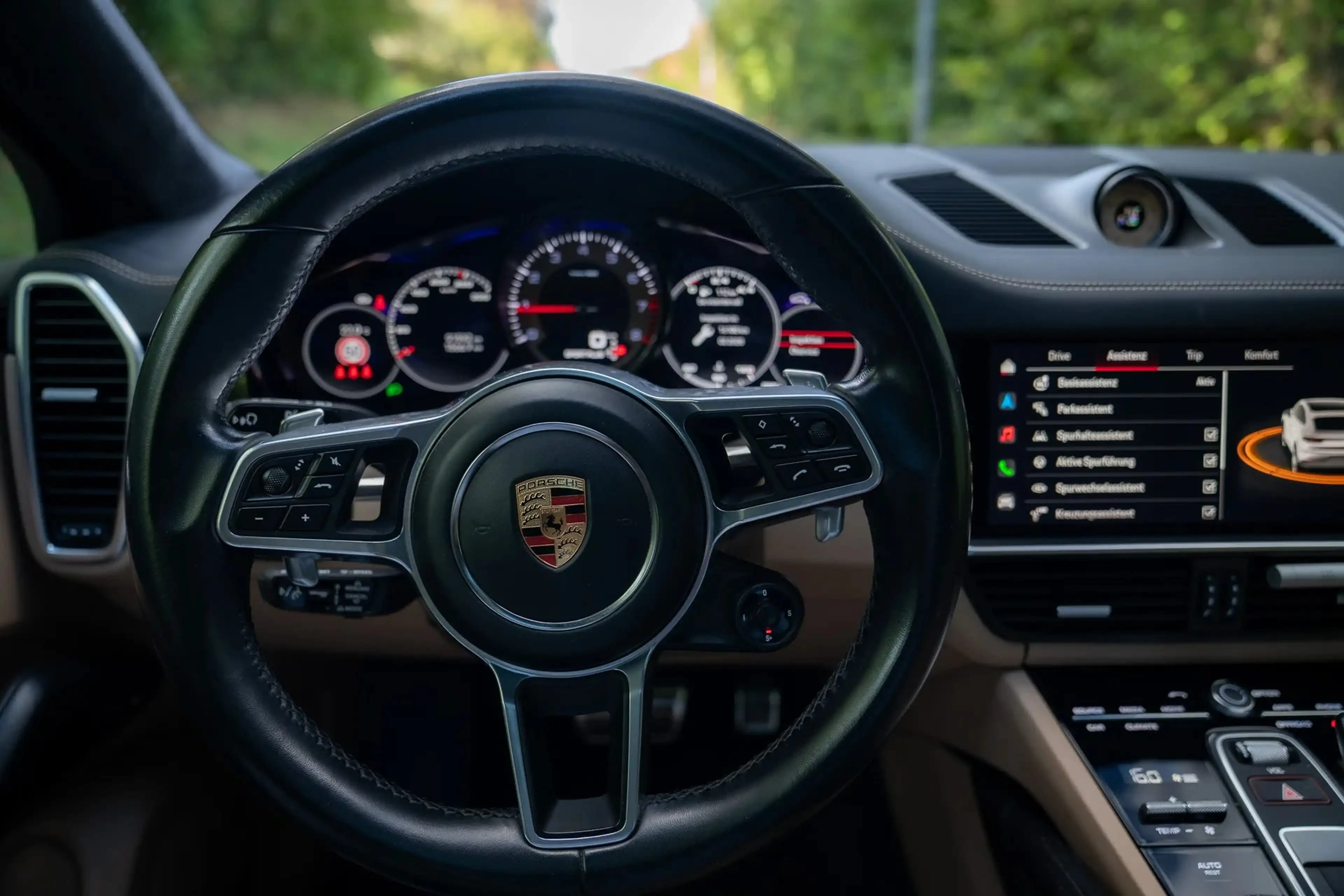 Porsche Cayenne S Coupé Platinum Edition · 440 PS · Luftfederung · Hinterachslenkung · Head-Up · 22 Zoll — photo 17