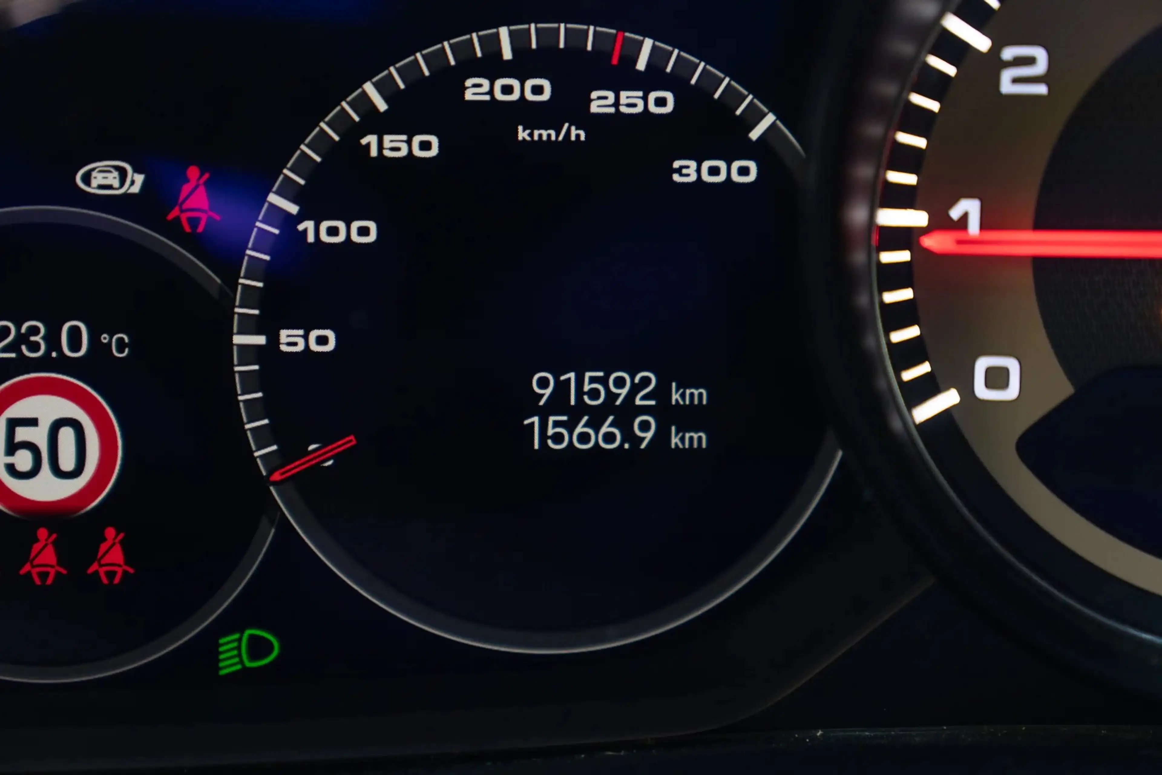Porsche Cayenne S Coupé Platinum Edition · 440 PS · Luftfederung · Hinterachslenkung · Head-Up · 22 Zoll — photo 18