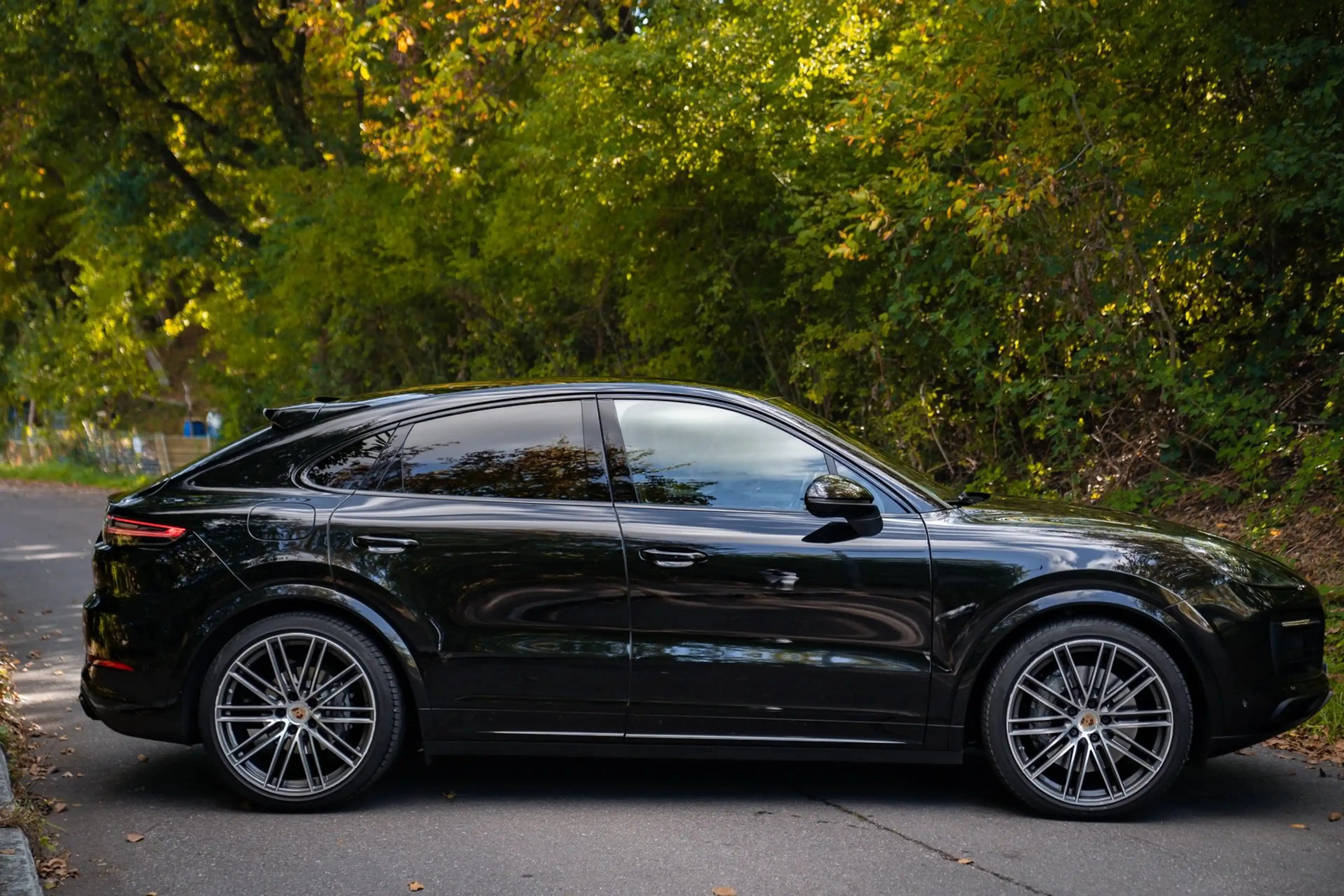 Porsche Cayenne S Coupé Platinum Edition · 440 PS · Luftfederung · Hinterachslenkung · Head-Up · 22 Zoll — photo 3
