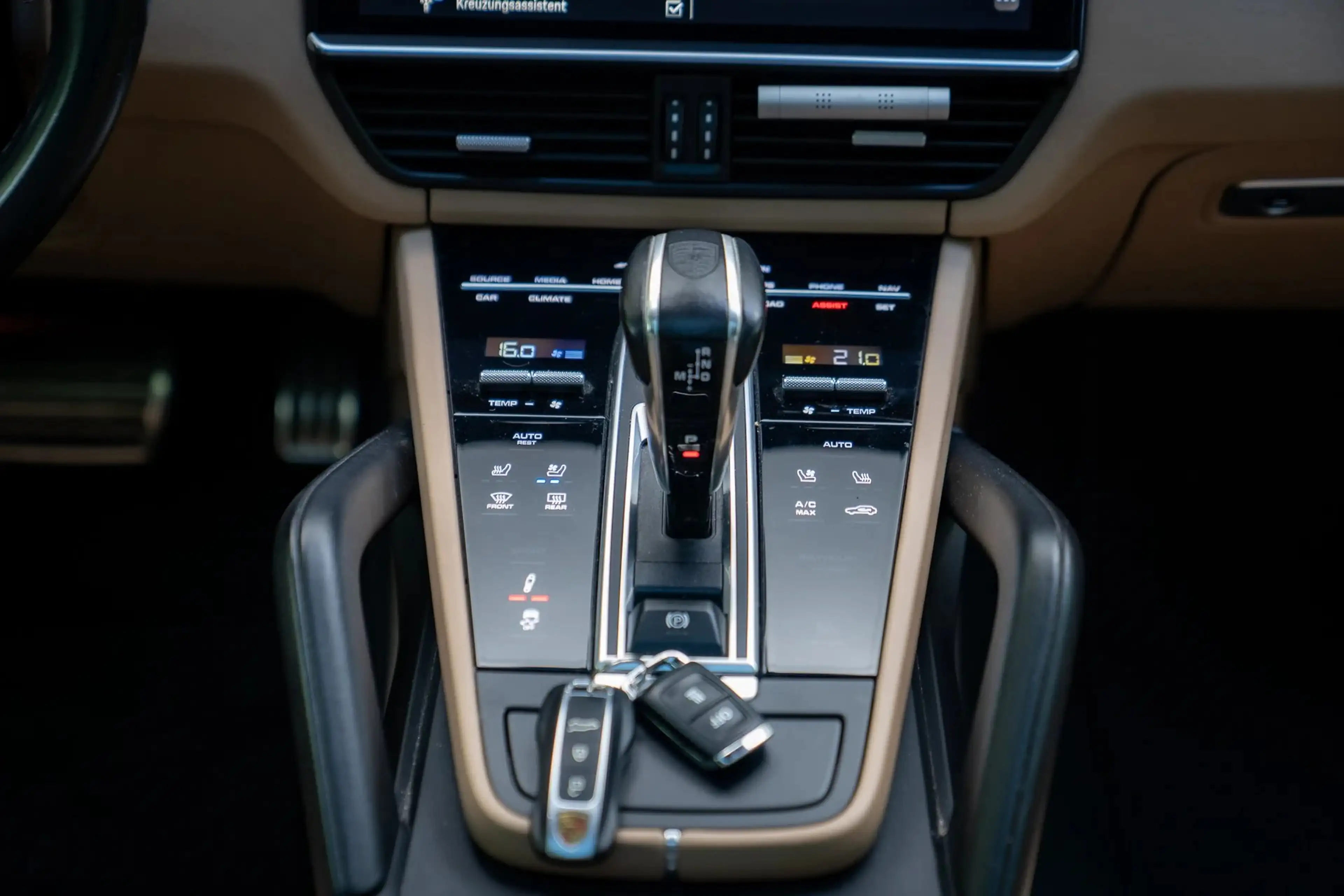 Porsche Cayenne S Coupé Platinum Edition · 440 PS · Luftfederung · Hinterachslenkung · Head-Up · 22 Zoll — photo 28