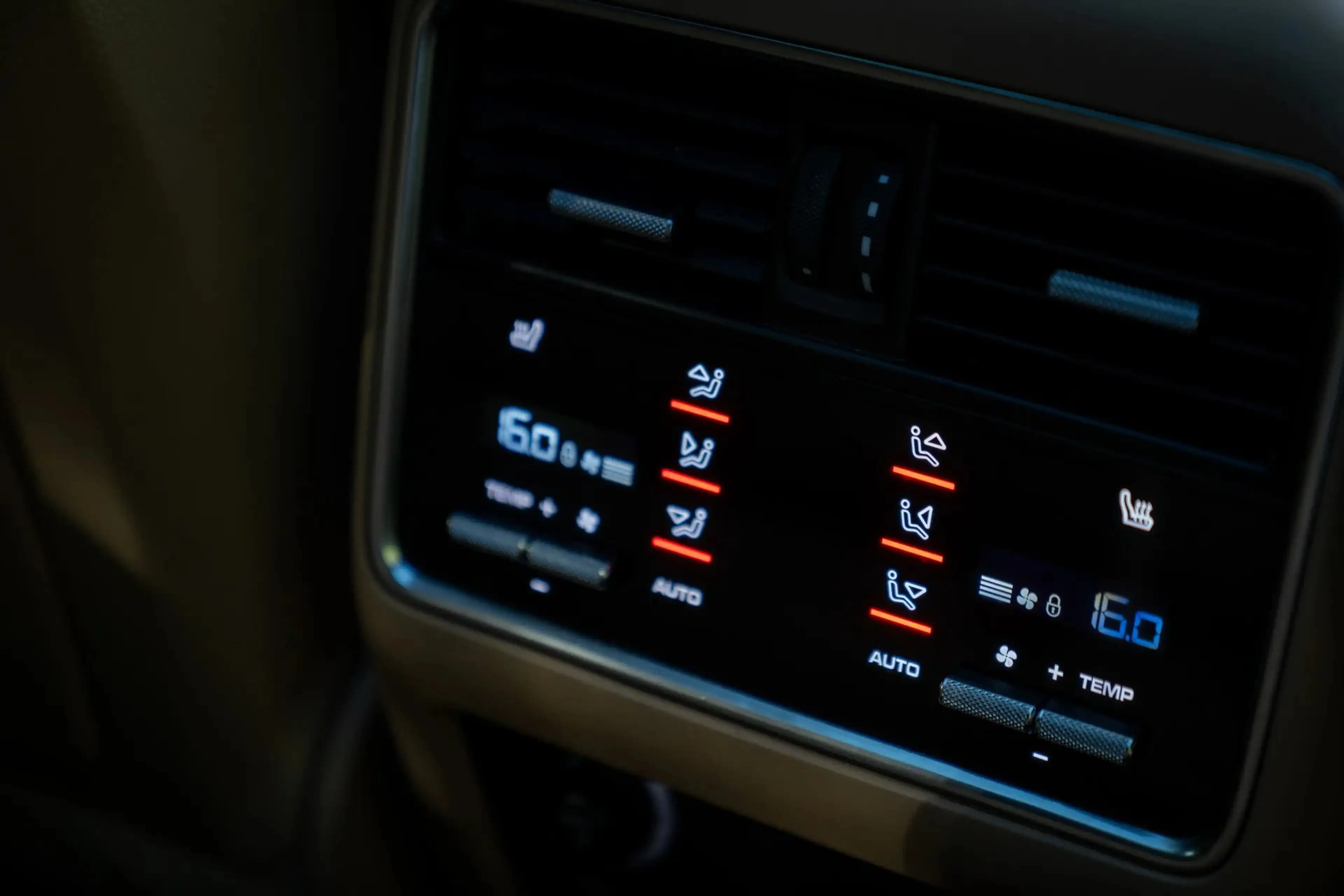 Porsche Cayenne S Coupé Platinum Edition · 440 PS · Luftfederung · Hinterachslenkung · Head-Up · 22 Zoll — photo 27