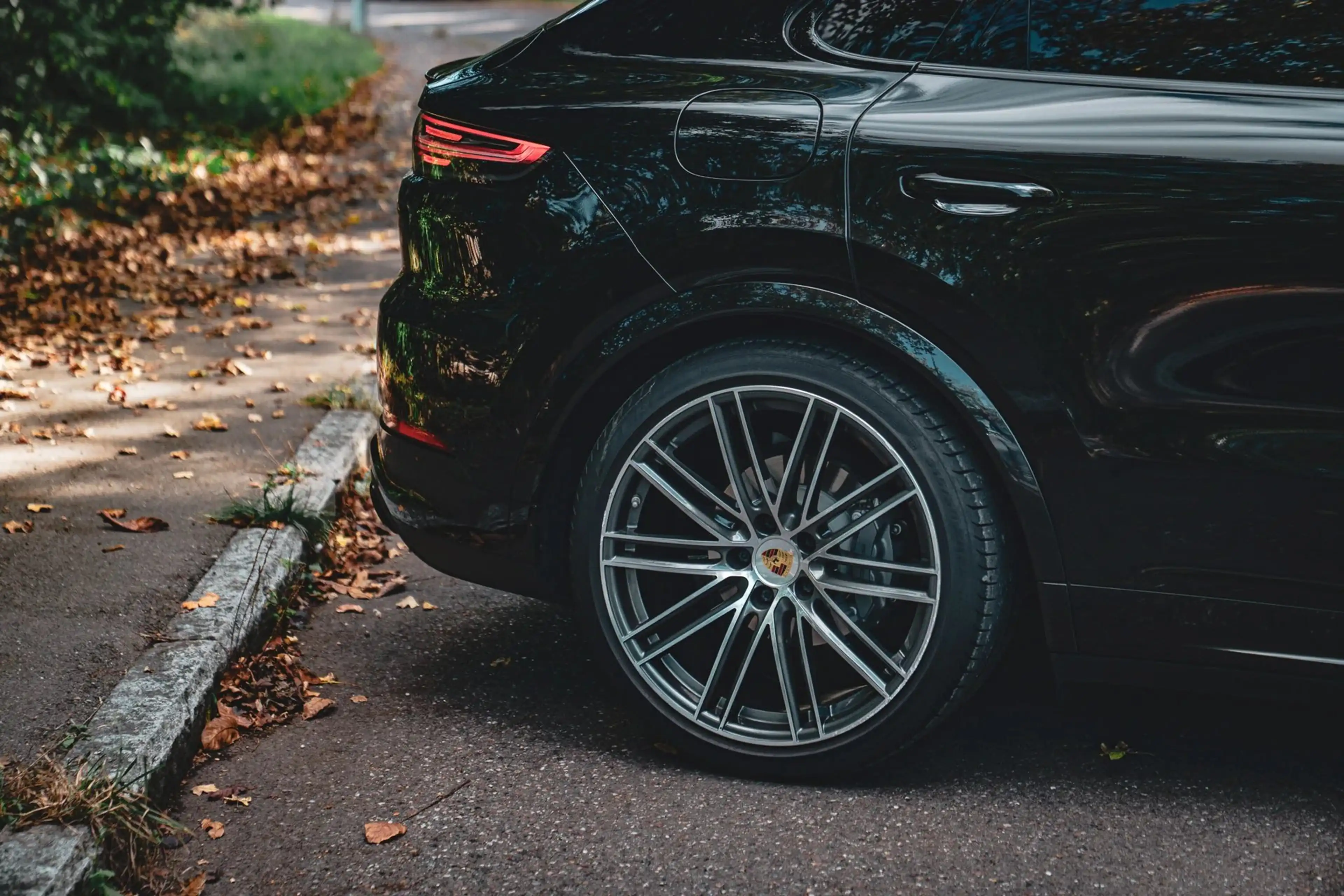 Porsche Cayenne S Coupé Platinum Edition · 440 PS · Luftfederung · Hinterachslenkung · Head-Up · 22 Zoll — photo 12
