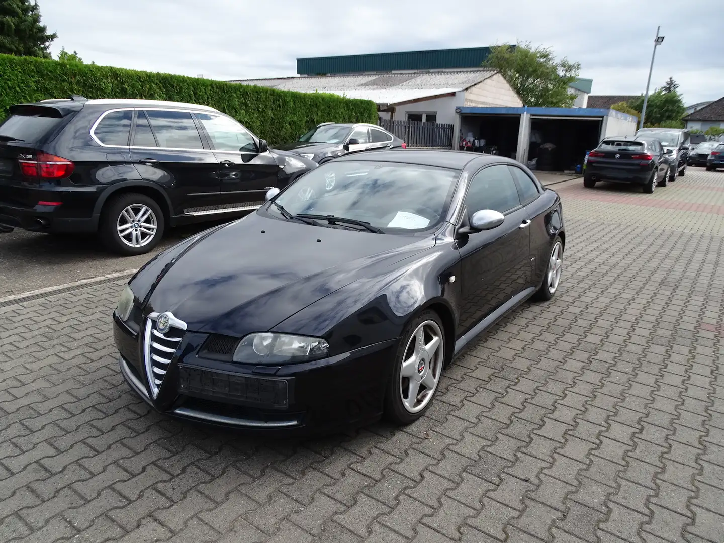 Alfa Romeo GT 2.0 16V JTS Progression Sportiva Schwarz - 1