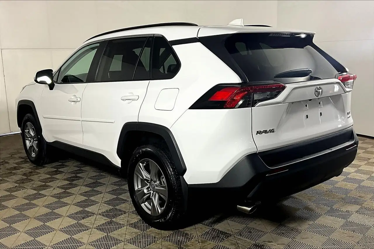 Toyota RAV 4 снимка Toyota RAV 4