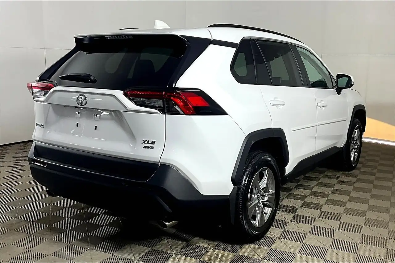 Toyota RAV 4 снимка Toyota RAV 4