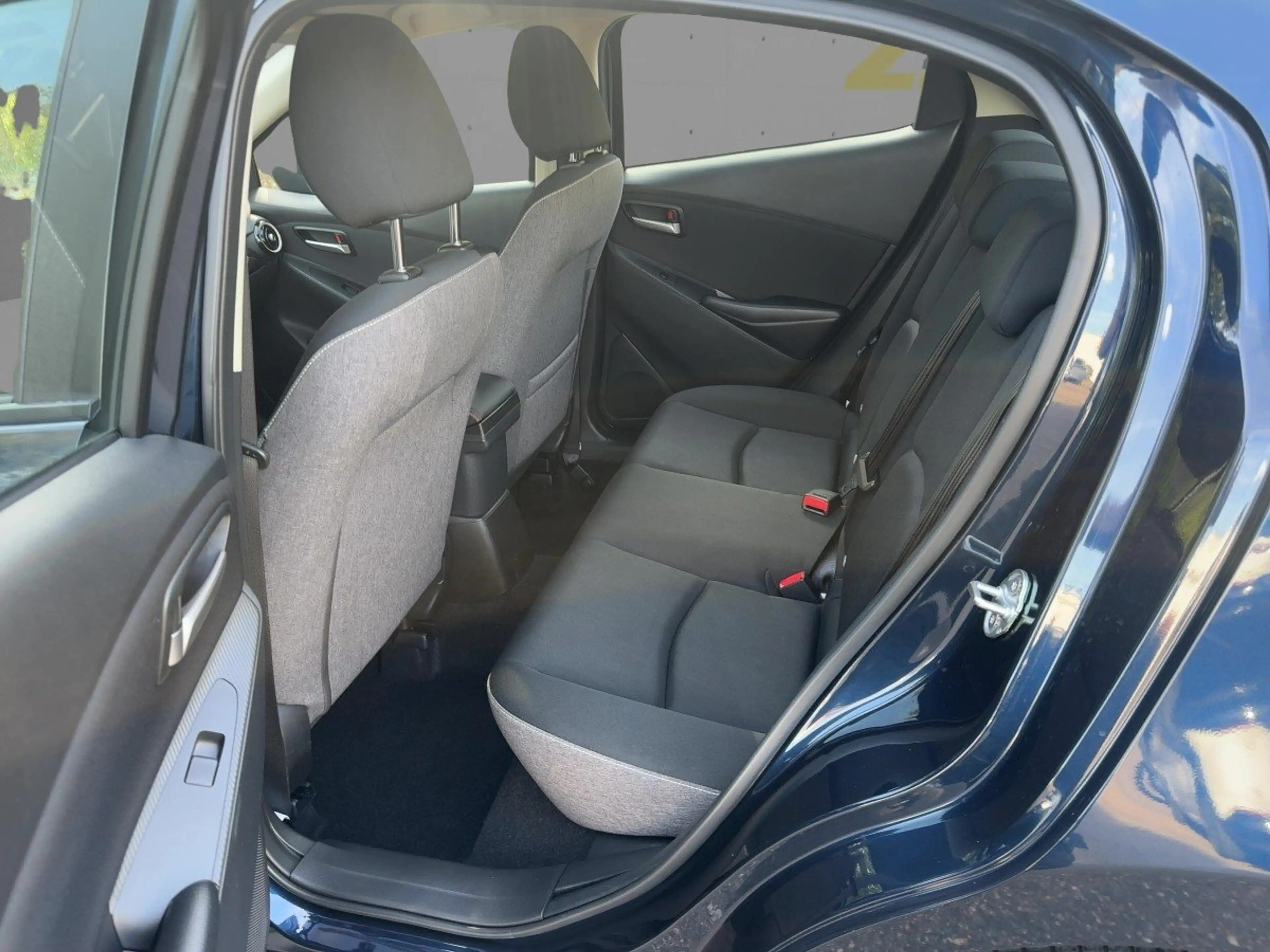 Mazda 2 1.5 SKYACTIV-G 90 Center-Line Facelift+AUT — photo 8