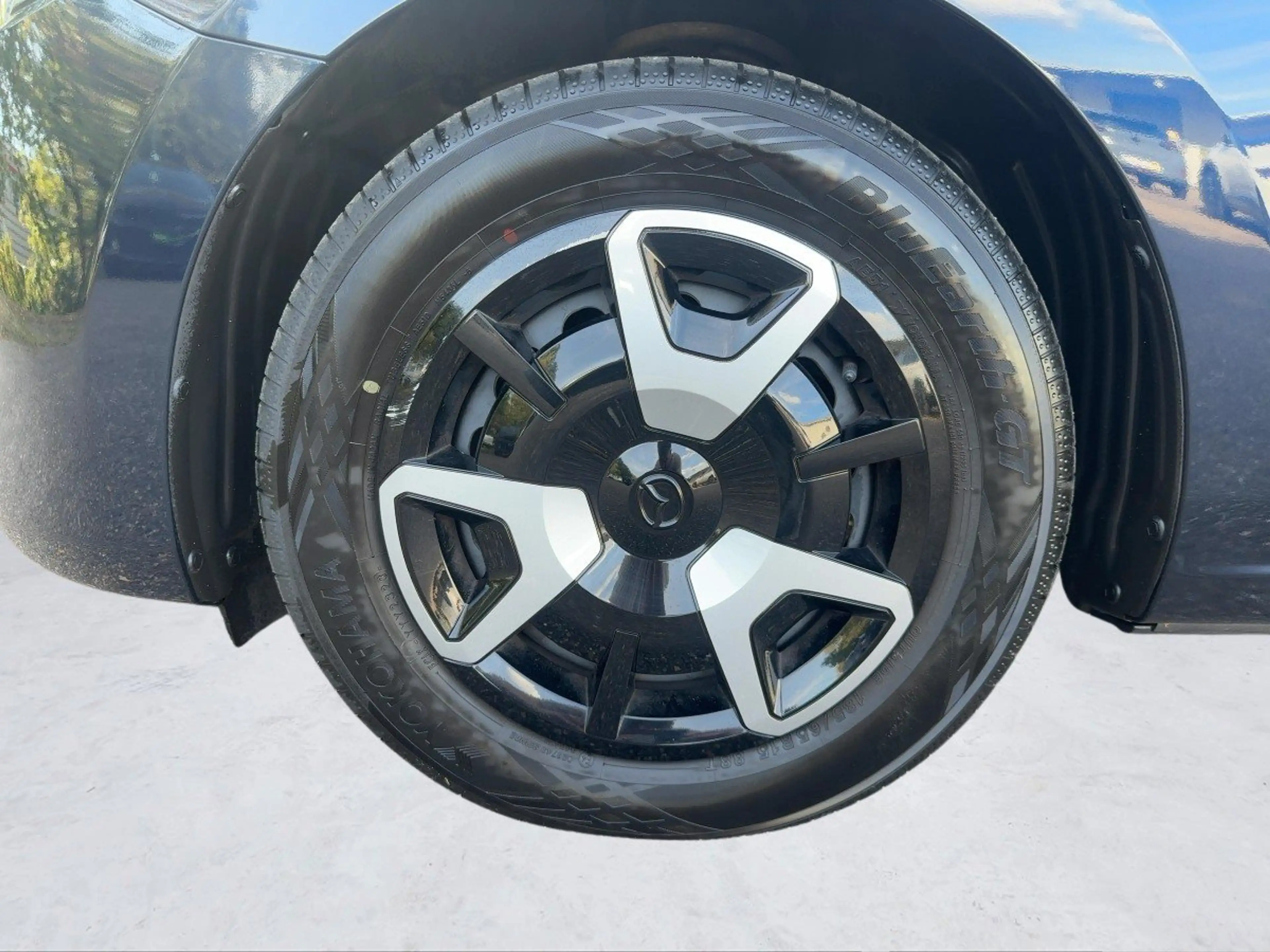 Mazda 2 1.5 SKYACTIV-G 90 Center-Line Facelift+AUT — photo 12