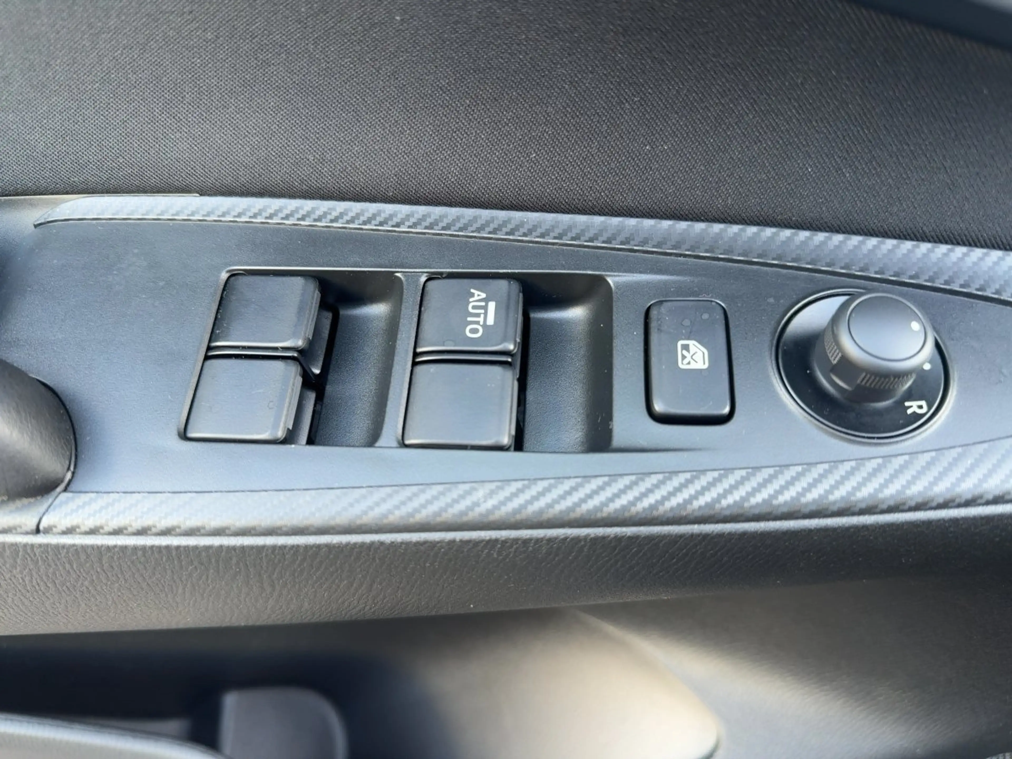 Mazda 2 1.5 SKYACTIV-G 90 Center-Line Facelift+AUT — photo 13