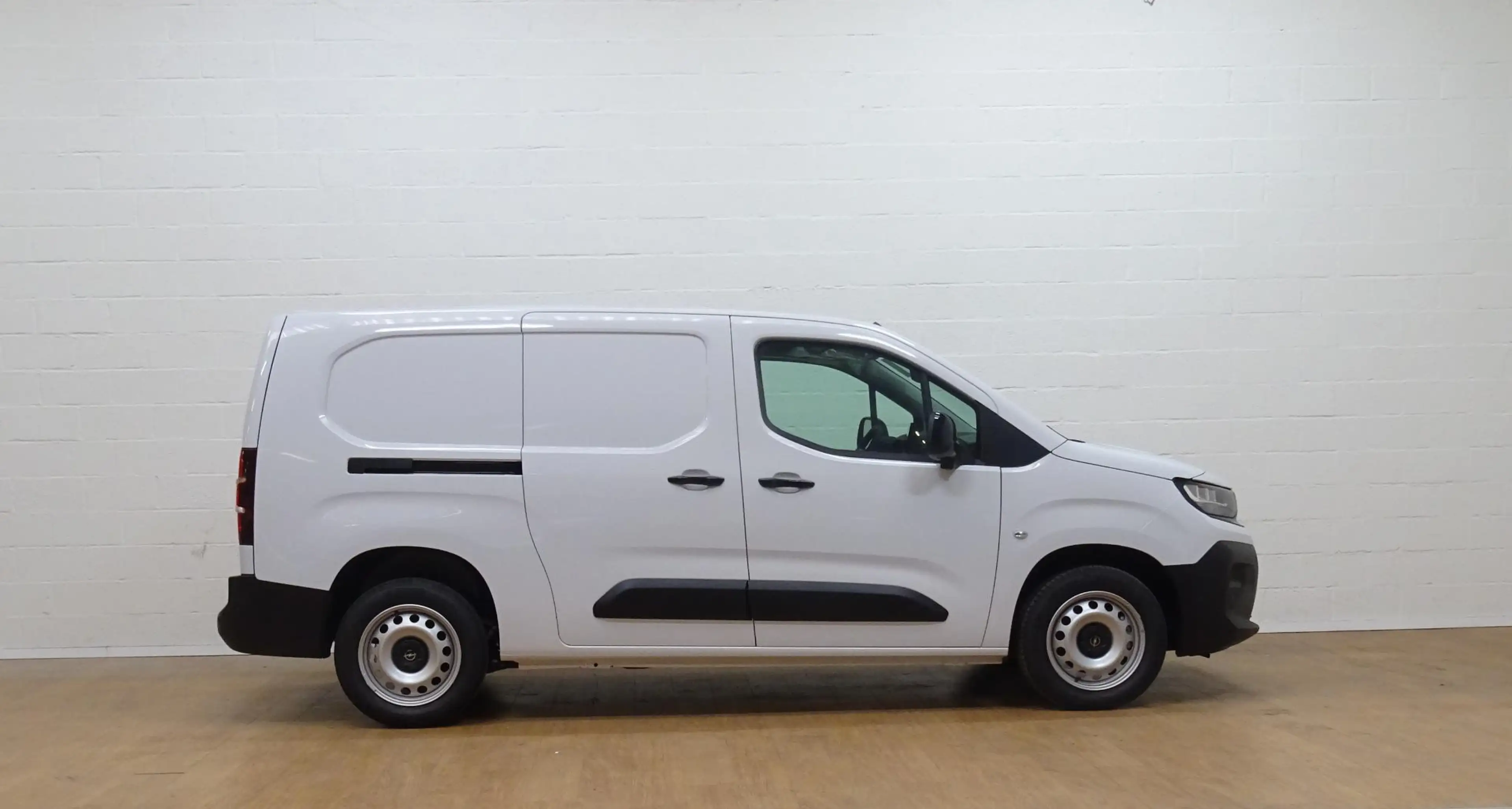 Opel Combo L2H1 1.5 Turbo D 130 S/S AT8 — photo 3