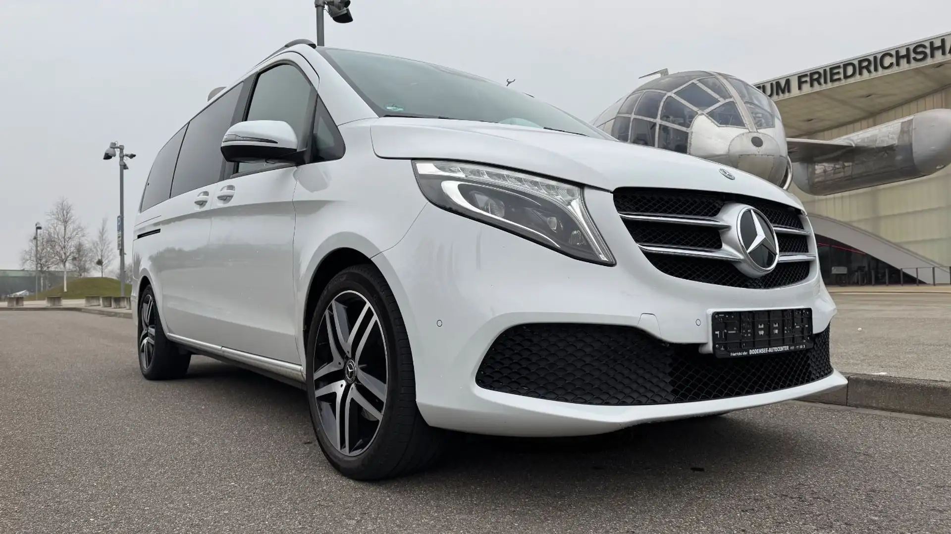 Mercedes-Benz V 300 V-KLASSE 300 d EDITION lang LED/AHK/RFK/1.HAND Weiß - 1