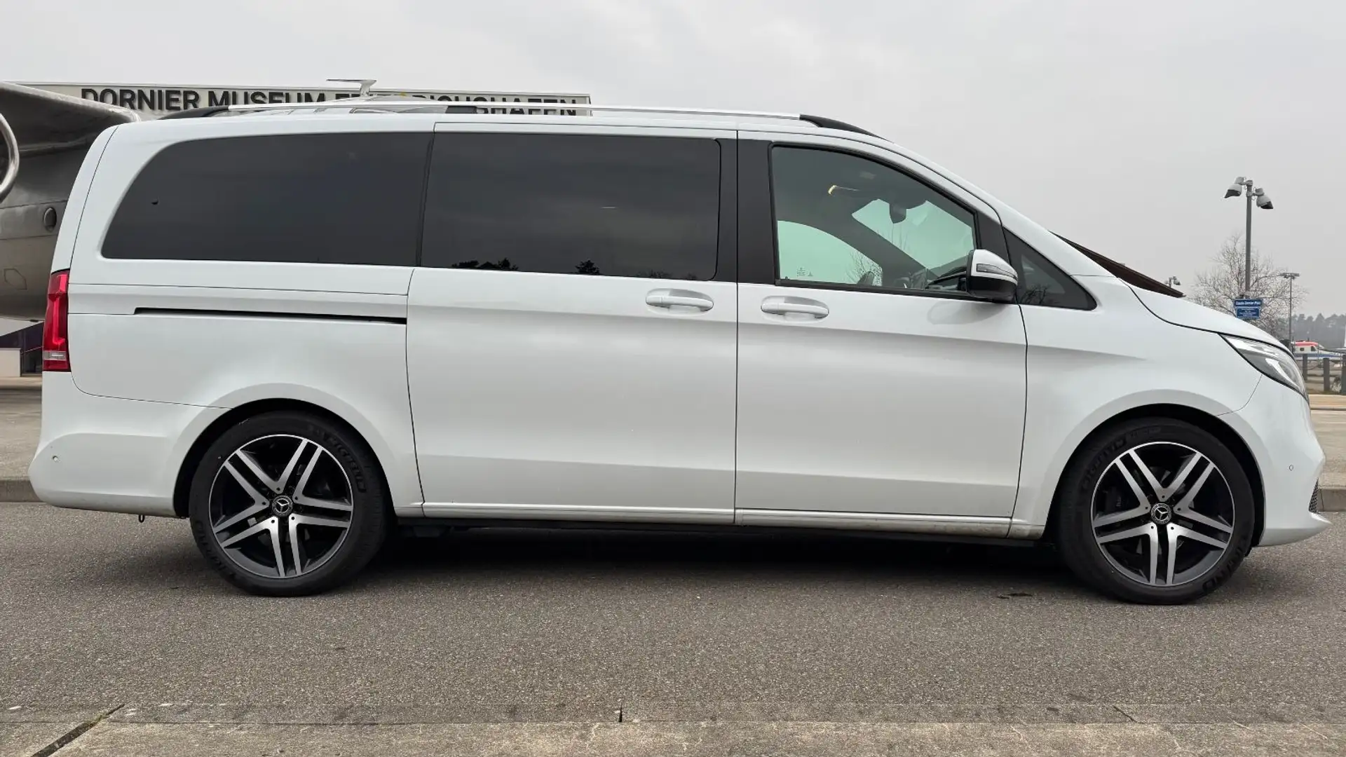 Mercedes-Benz V 300 V-KLASSE 300 d EDITION lang LED/AHK/RFK/1.HAND Weiß - 2