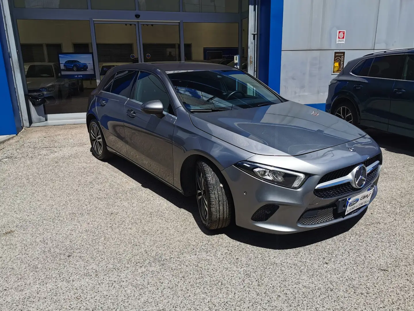 Mercedes-Benz A 200 A 200 d 150cv Aut. Executive Gris - 2