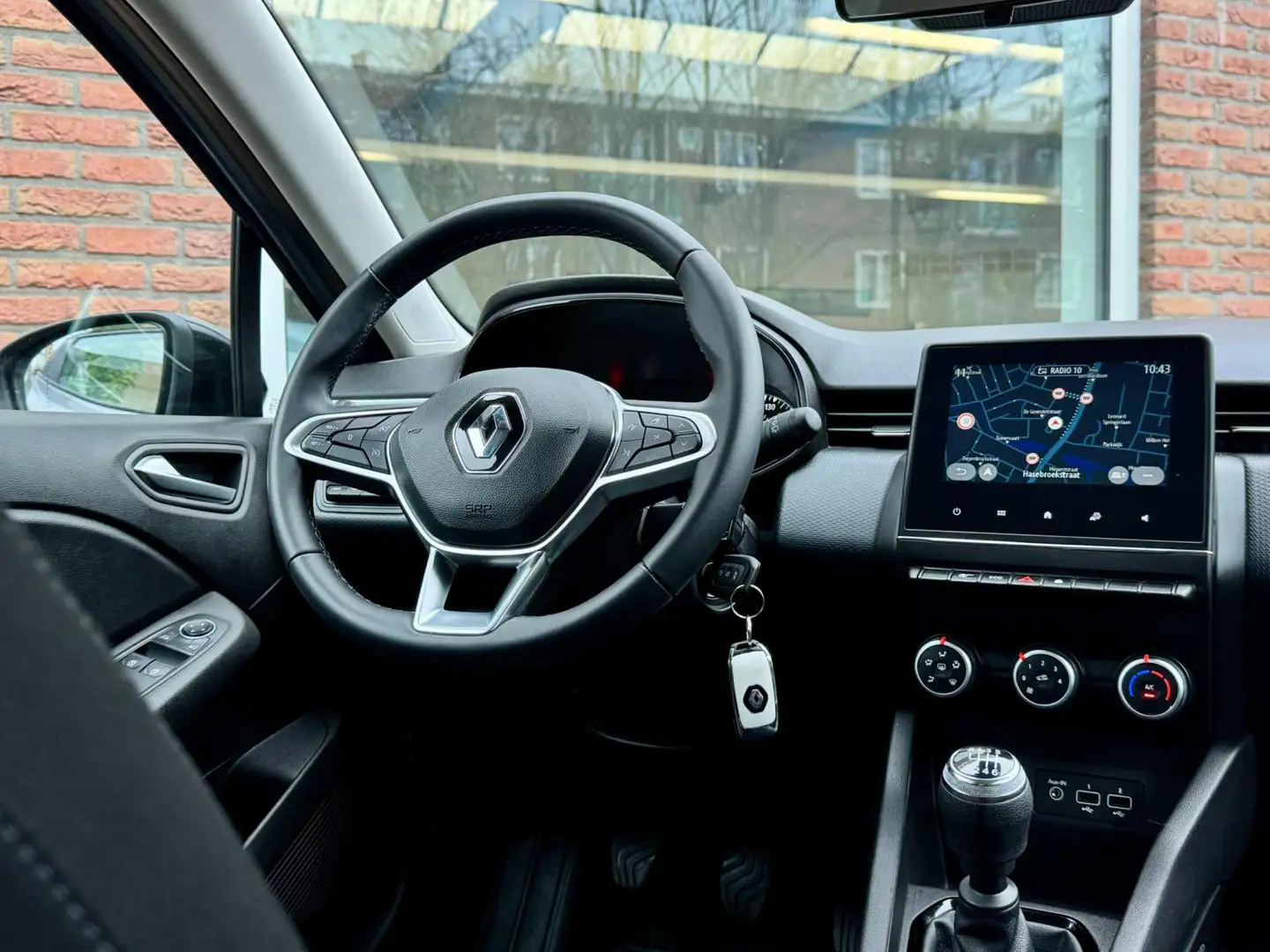 Renault Clio 1.0 TCE 90 EQUILIBRE | BTW | NAVI | AIRCO | LED | Gris - 2