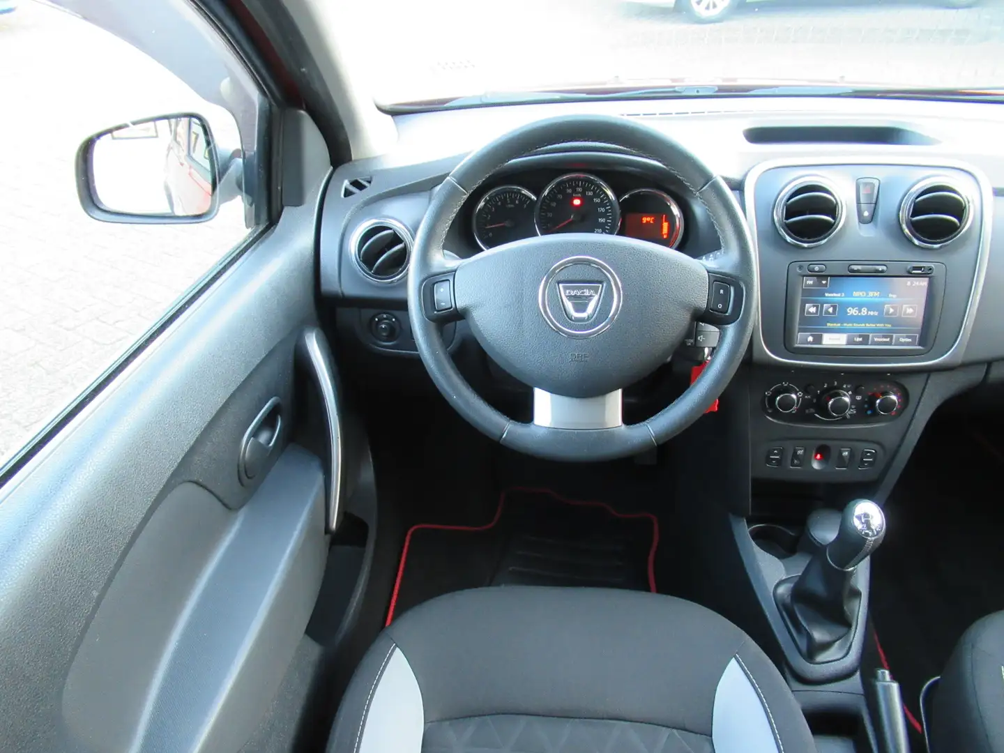 Dacia Sandero 0.9 TCe Stepway Lauréate Rouge - 2