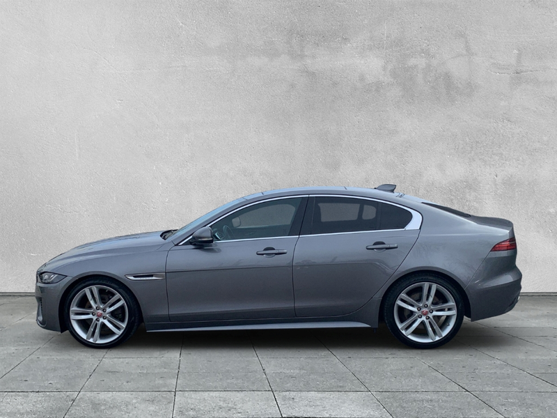 Jaguar XE R-DYNAMIC SE D180 HEAD-UP+DAB+KEYLESS ENTRY — photo 11