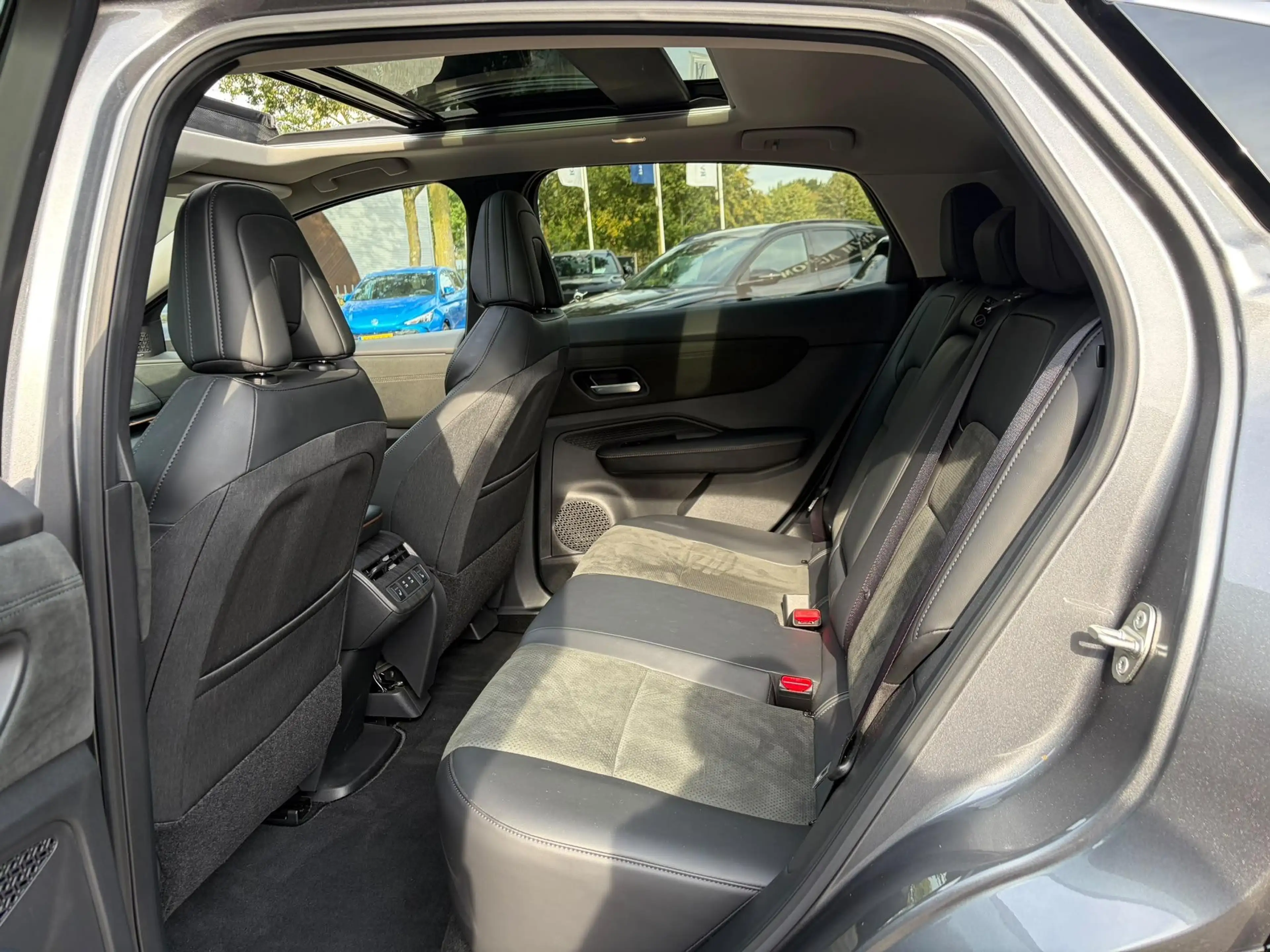 Nissan Ariya Advantage Edition Plus 91 kWh VAN: 42.900,- VOOR: — photo 15