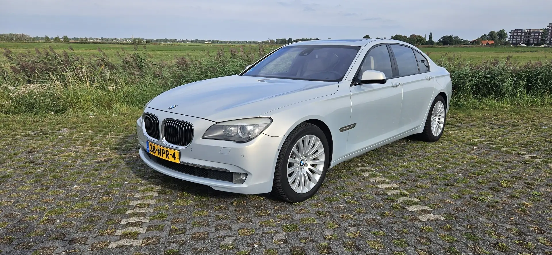 BMW 740 BMW 7-Serie 740D Xdrive 2010 Individual bpm €2500 Argent - 2