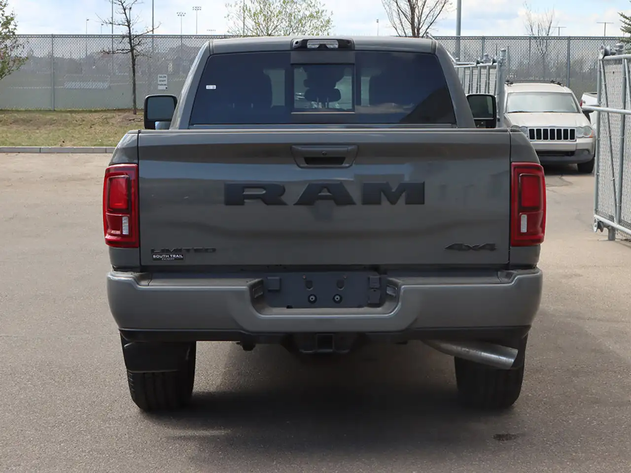 RAM 3500 снимка RAM 3500