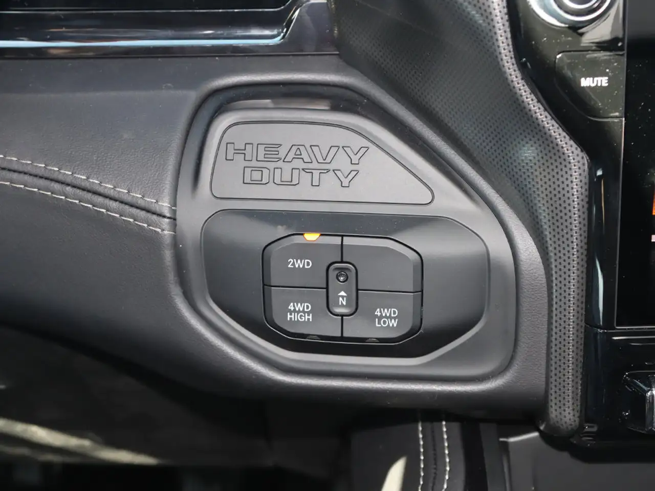 RAM 3500 снимка RAM 3500