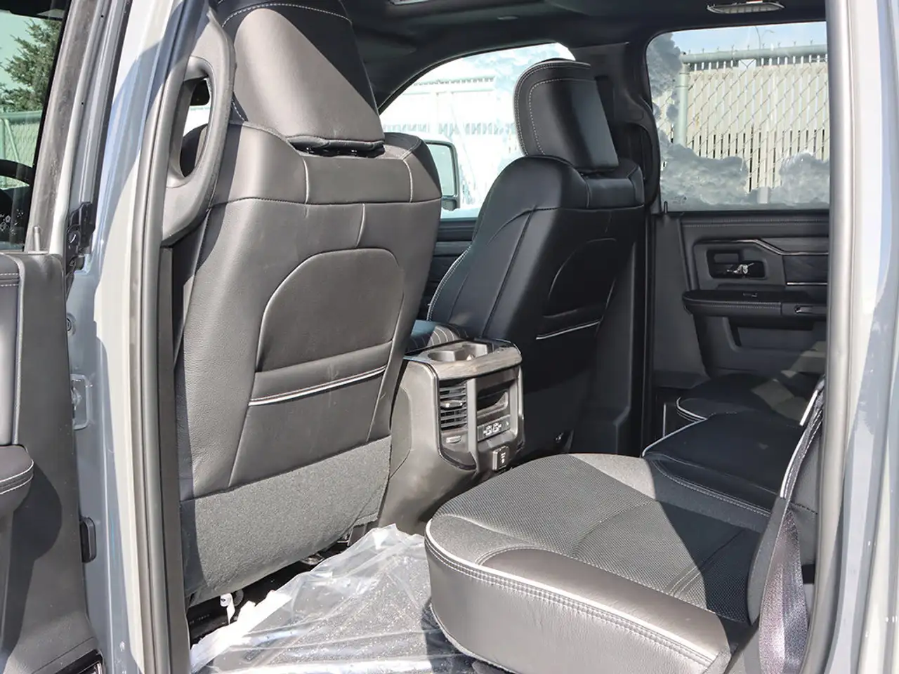 RAM 3500 снимка RAM 3500